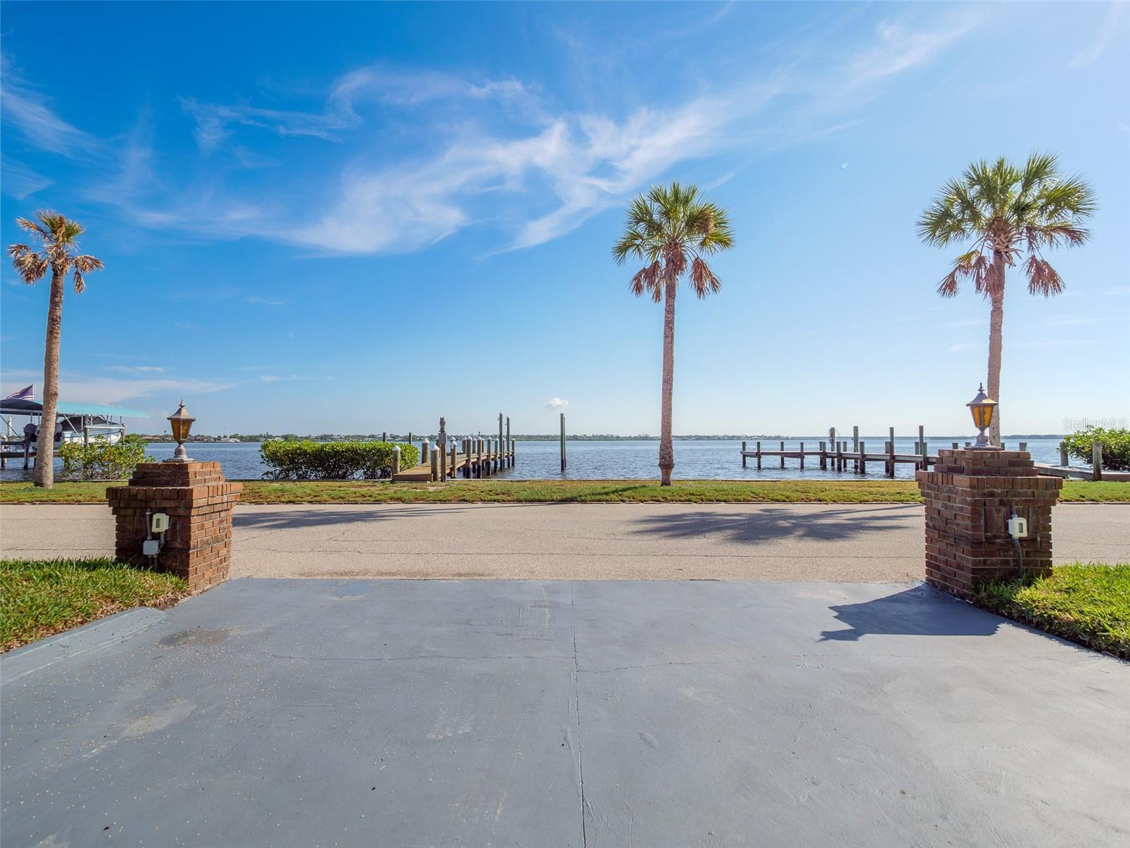 2410 RIVERSIDE DR E — photo 64