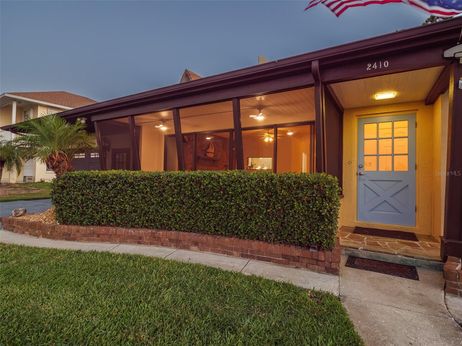 2410 RIVERSIDE DR E — photo 84