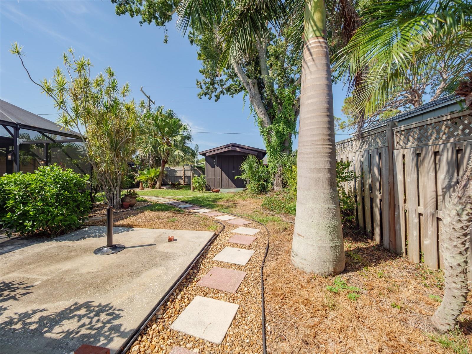 2410 RIVERSIDE DR E — photo 51