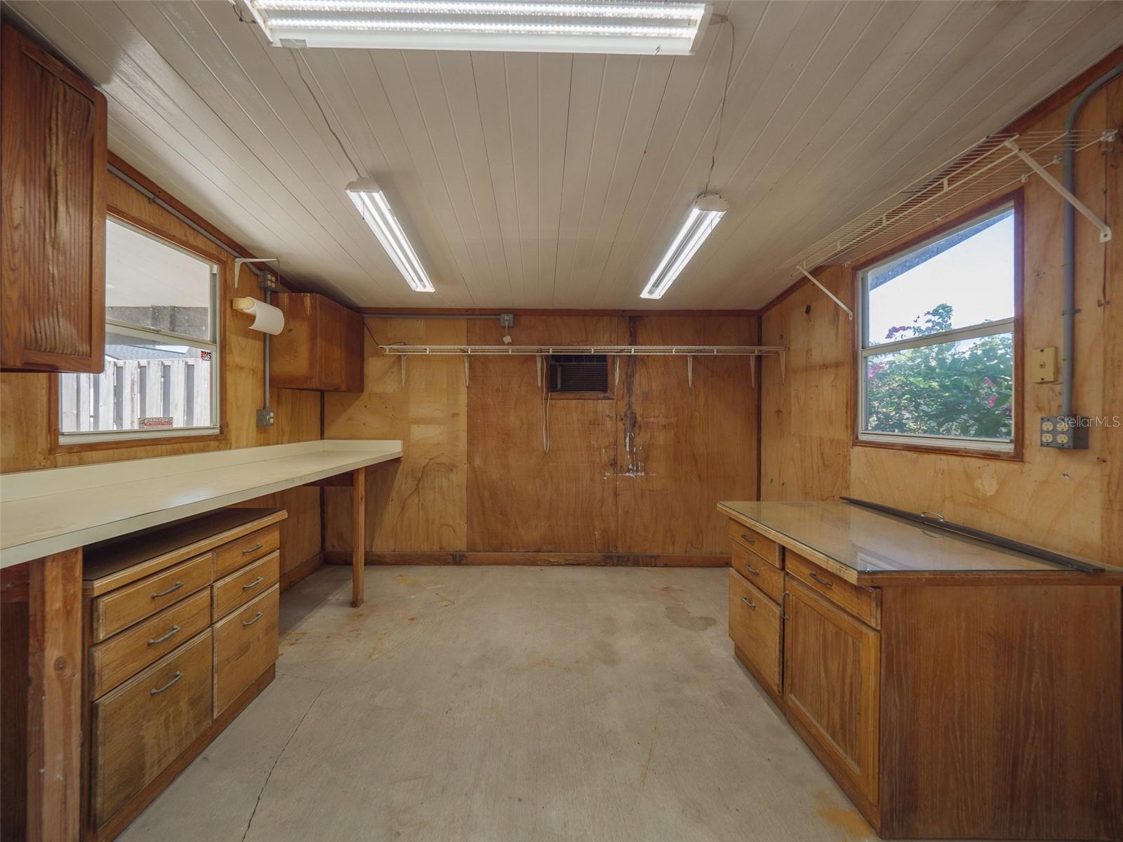 2410 RIVERSIDE DR E — photo 44