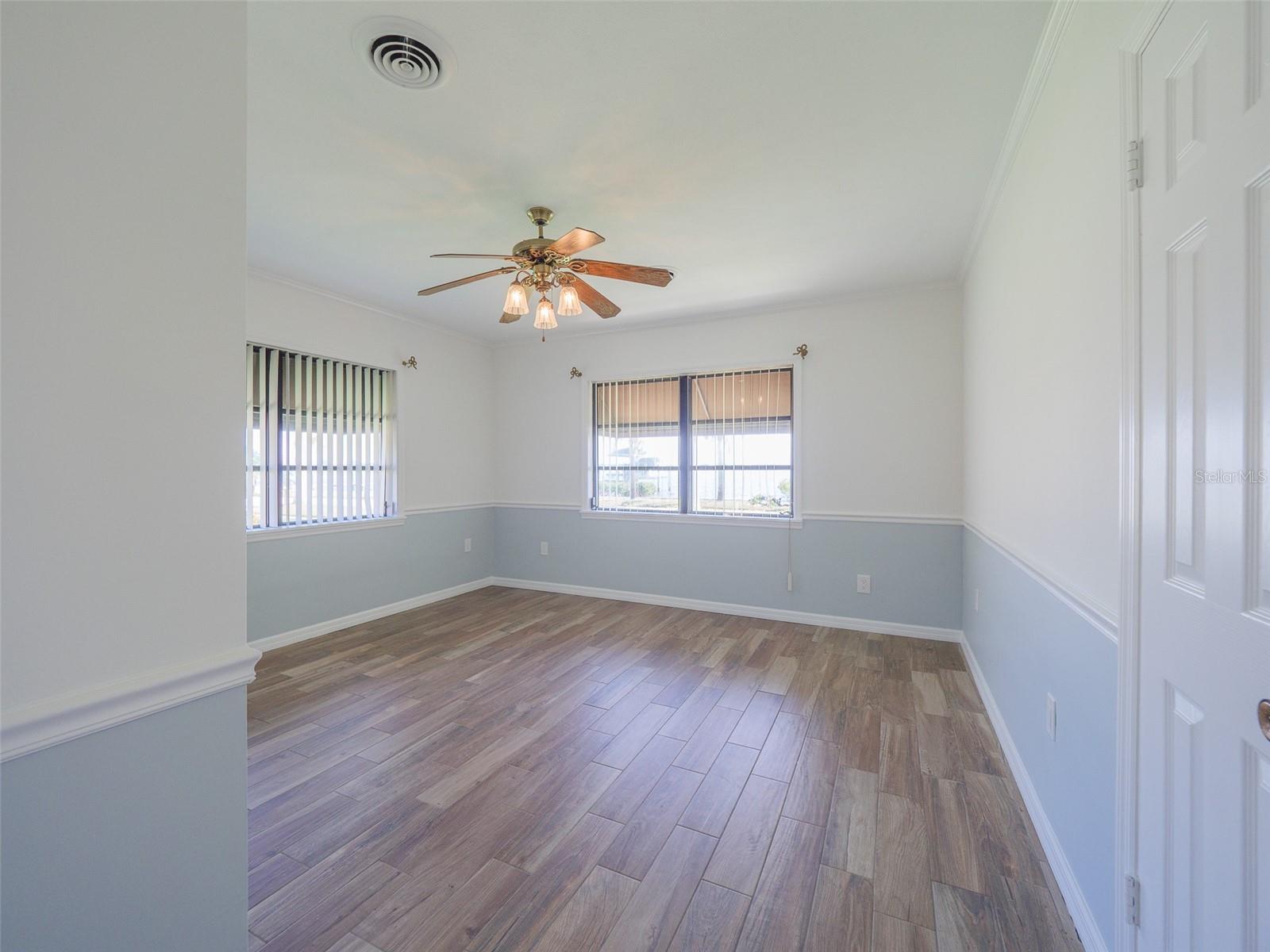 2410 RIVERSIDE DR E — photo 27