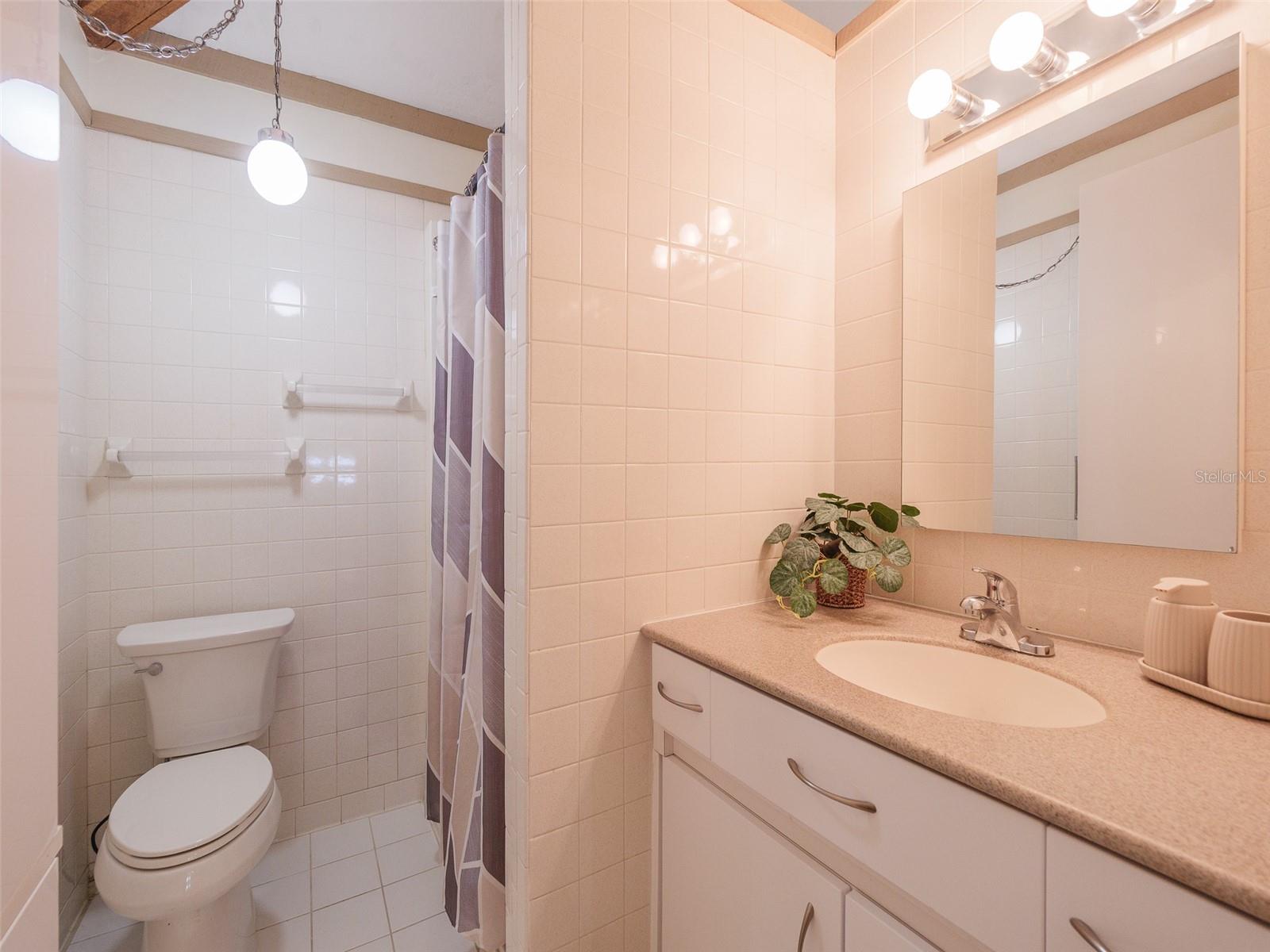 2410 RIVERSIDE DR E — photo 34