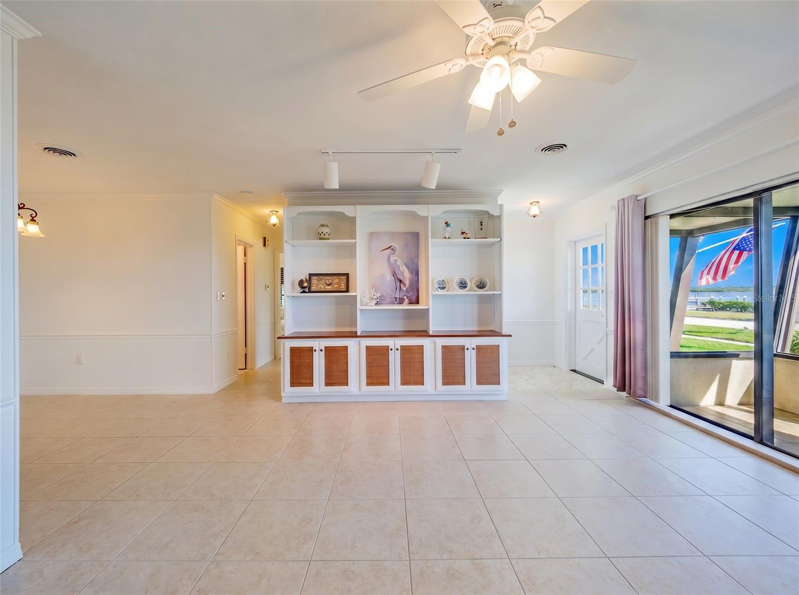 2410 RIVERSIDE DR E — photo 13