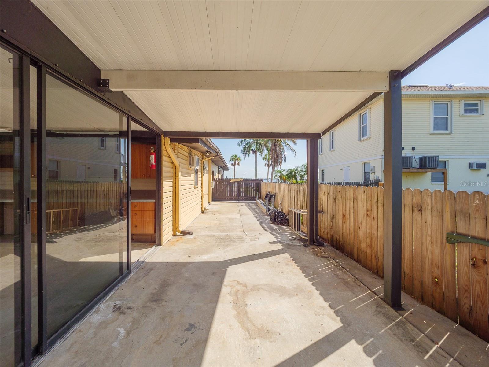 2410 RIVERSIDE DR E — photo 46