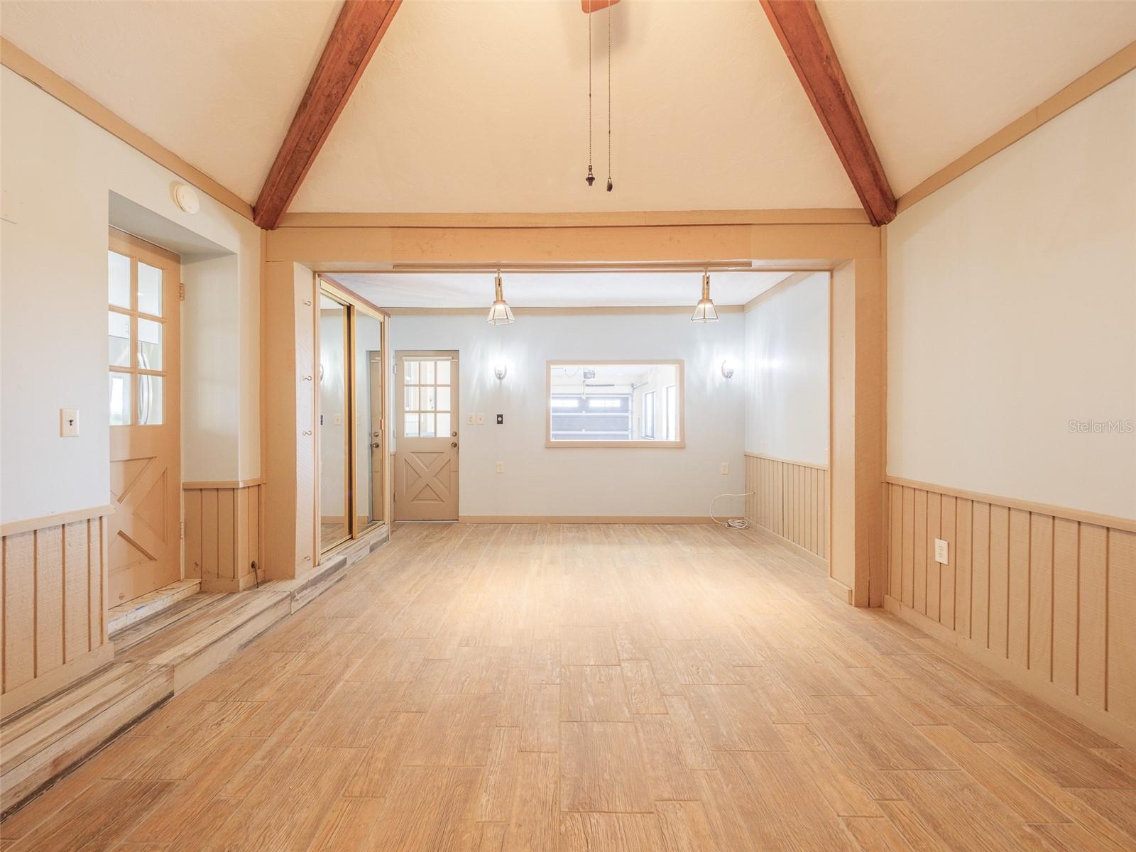2410 RIVERSIDE DR E — photo 33