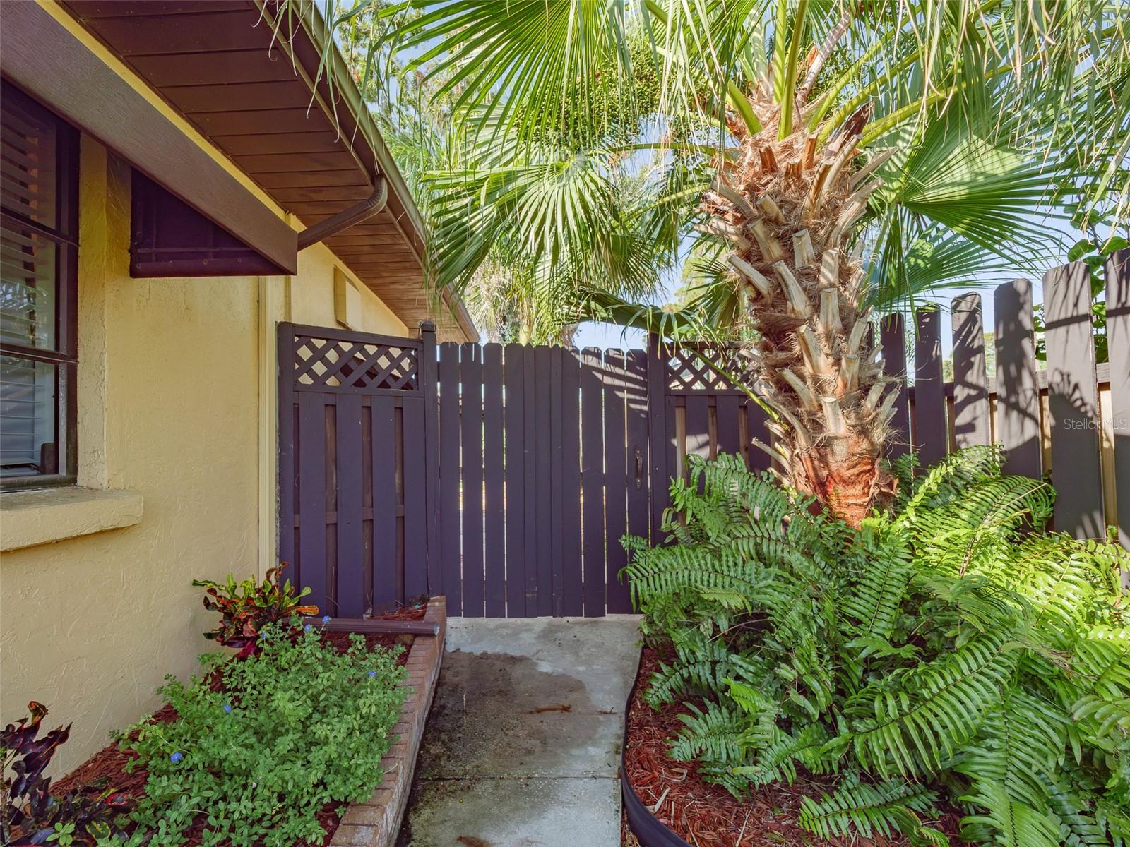 2410 RIVERSIDE DR E — photo 53
