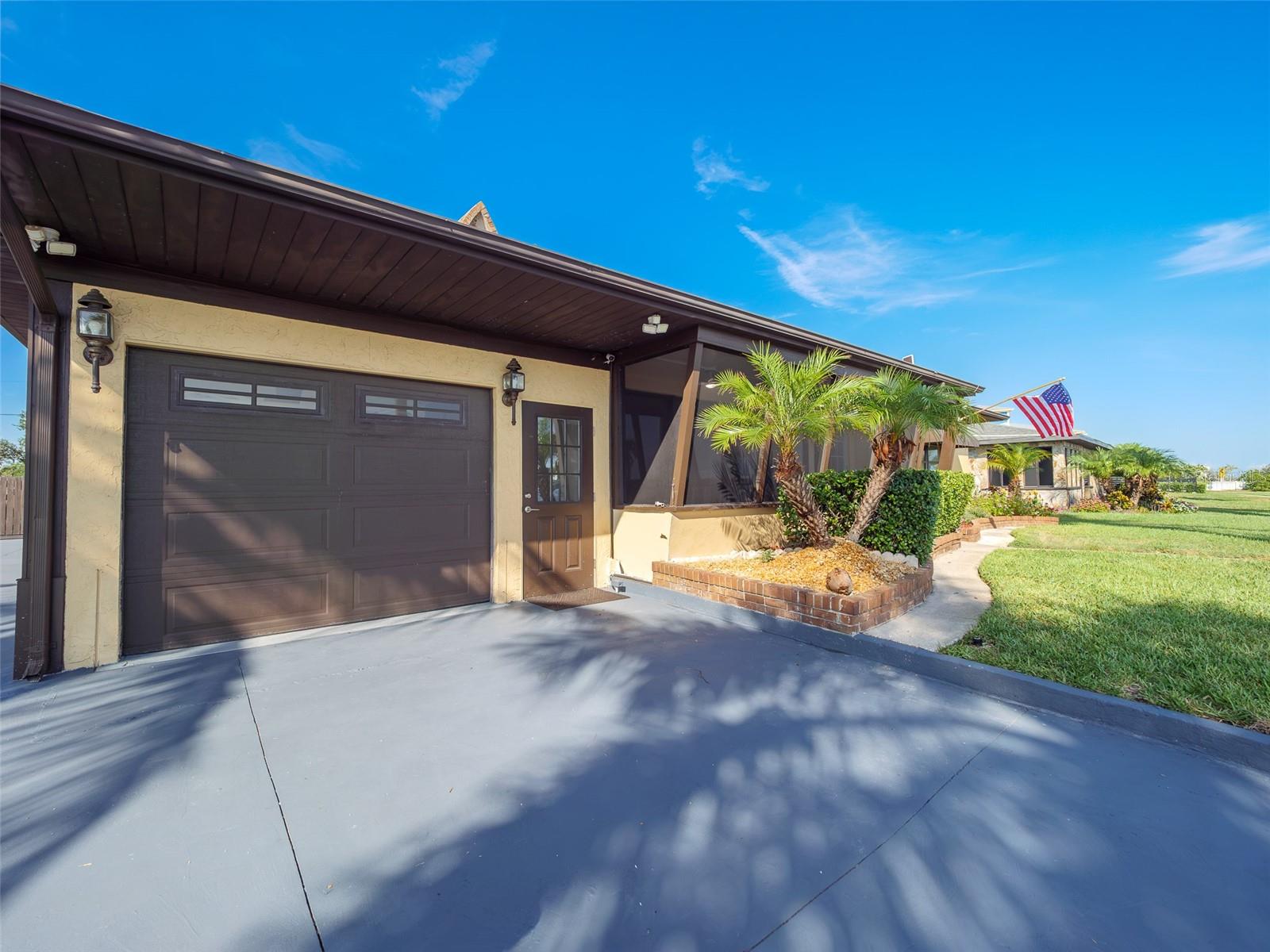 2410 RIVERSIDE DR E — photo 59