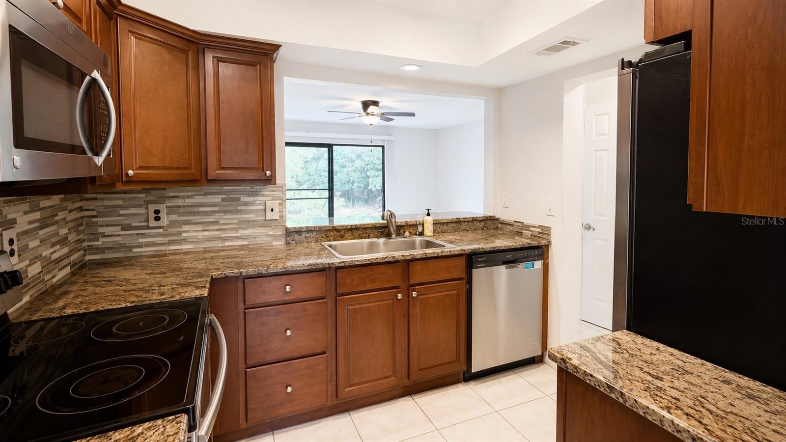 947 SUNRIDGE WAY #A3 — photo 8