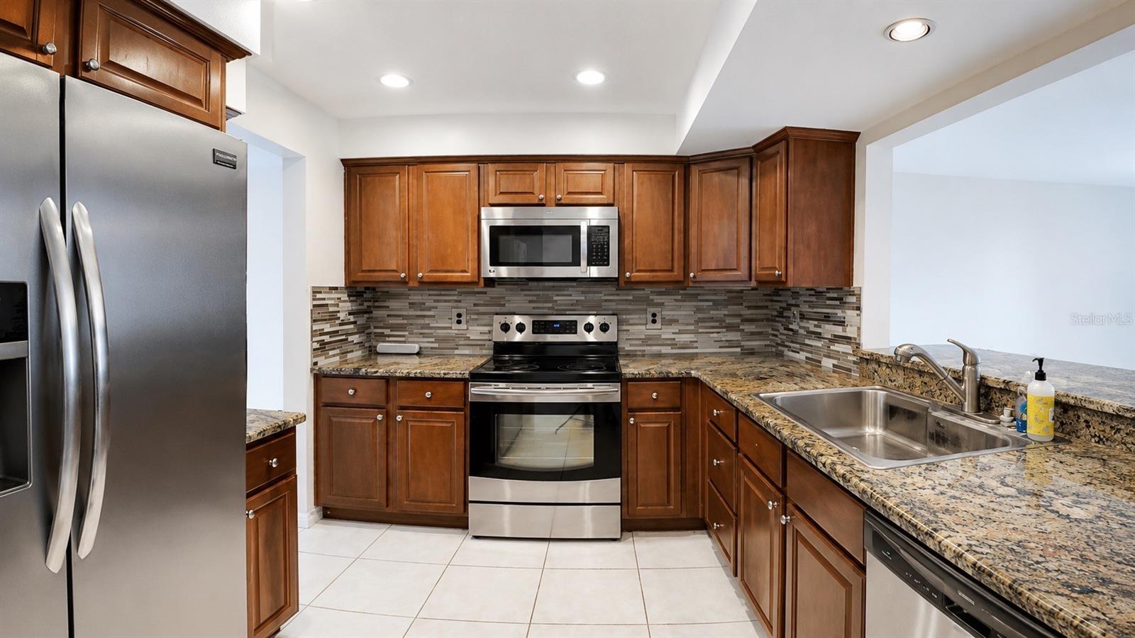 947 SUNRIDGE WAY #A3 — photo 7