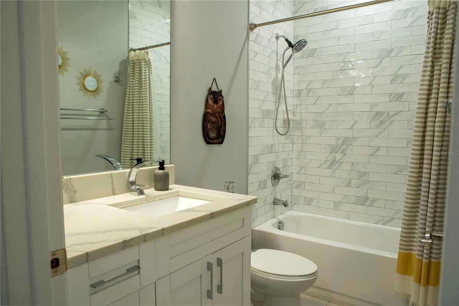 8608 N MITCHELL AVE — photo 28
