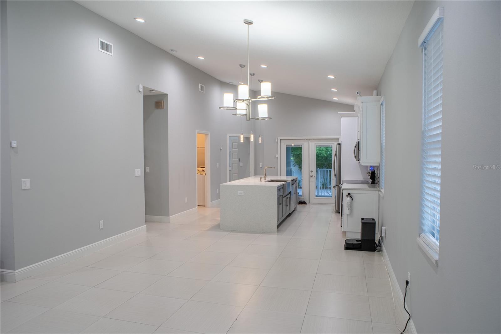8608 N MITCHELL AVE — photo 14
