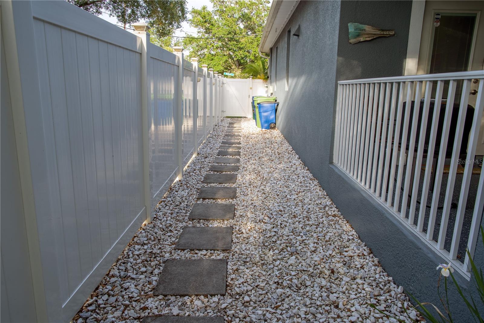 8608 N MITCHELL AVE — photo 37