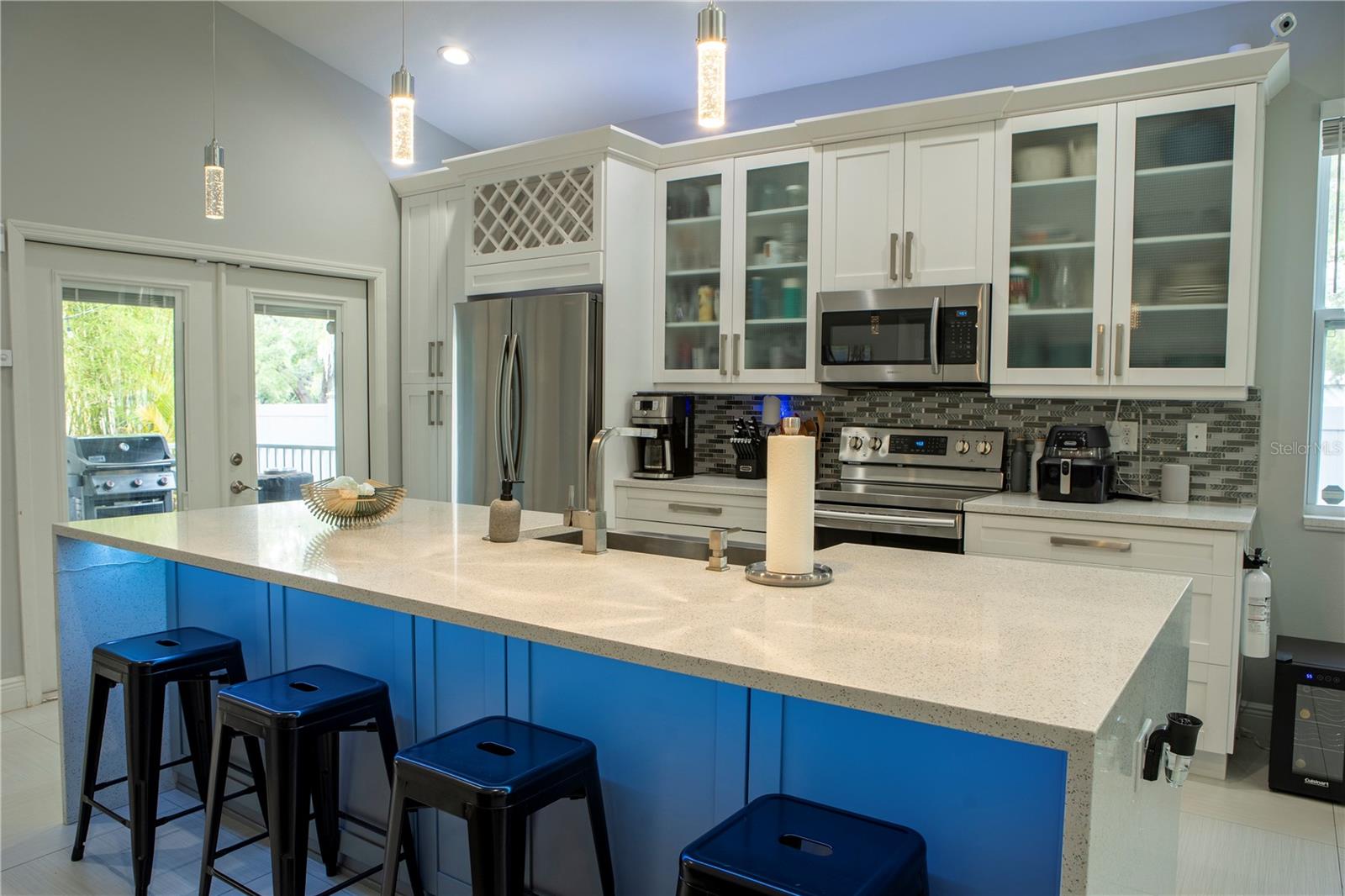 8608 N MITCHELL AVE — photo 17