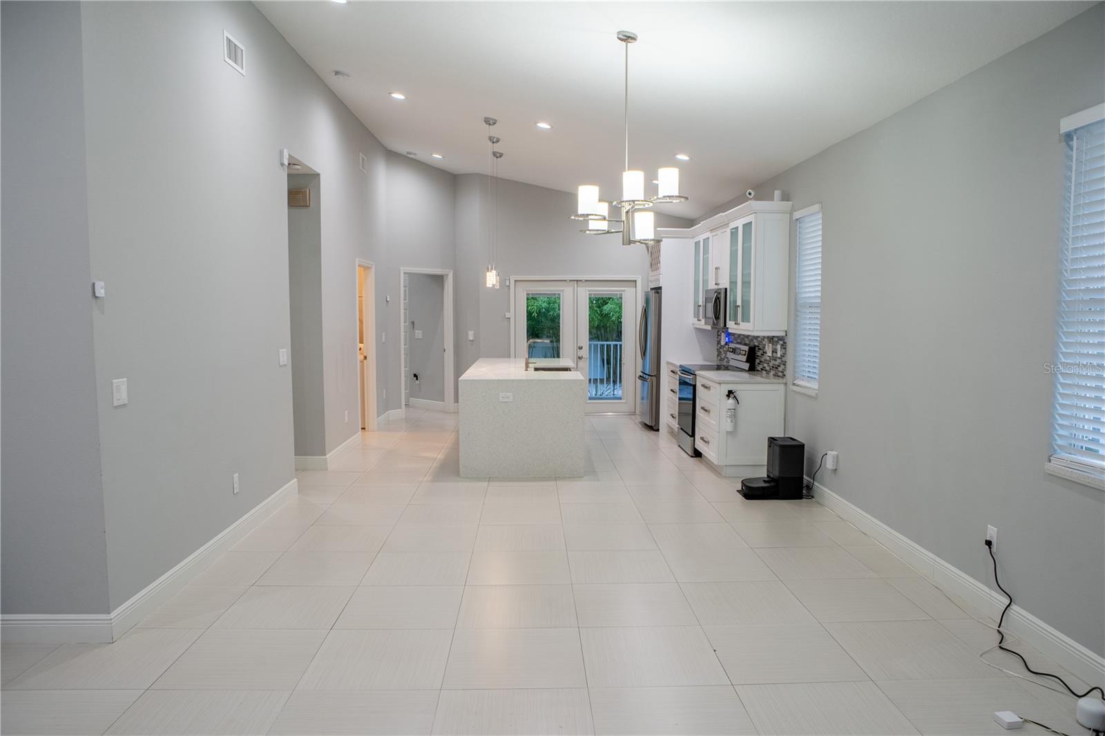 8608 N MITCHELL AVE — photo 20