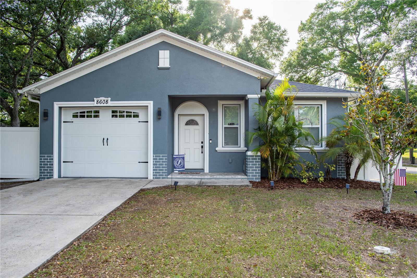 8608 N MITCHELL AVE — photo 12