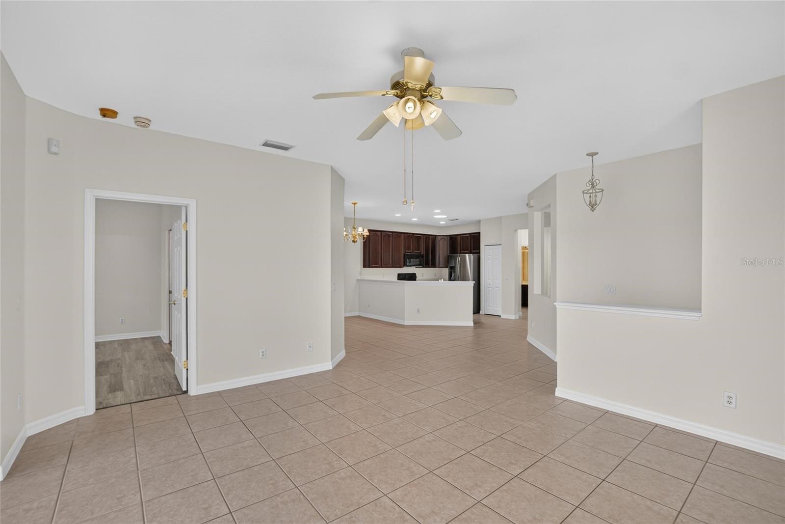 132 SHELL FALLS DR — photo 16