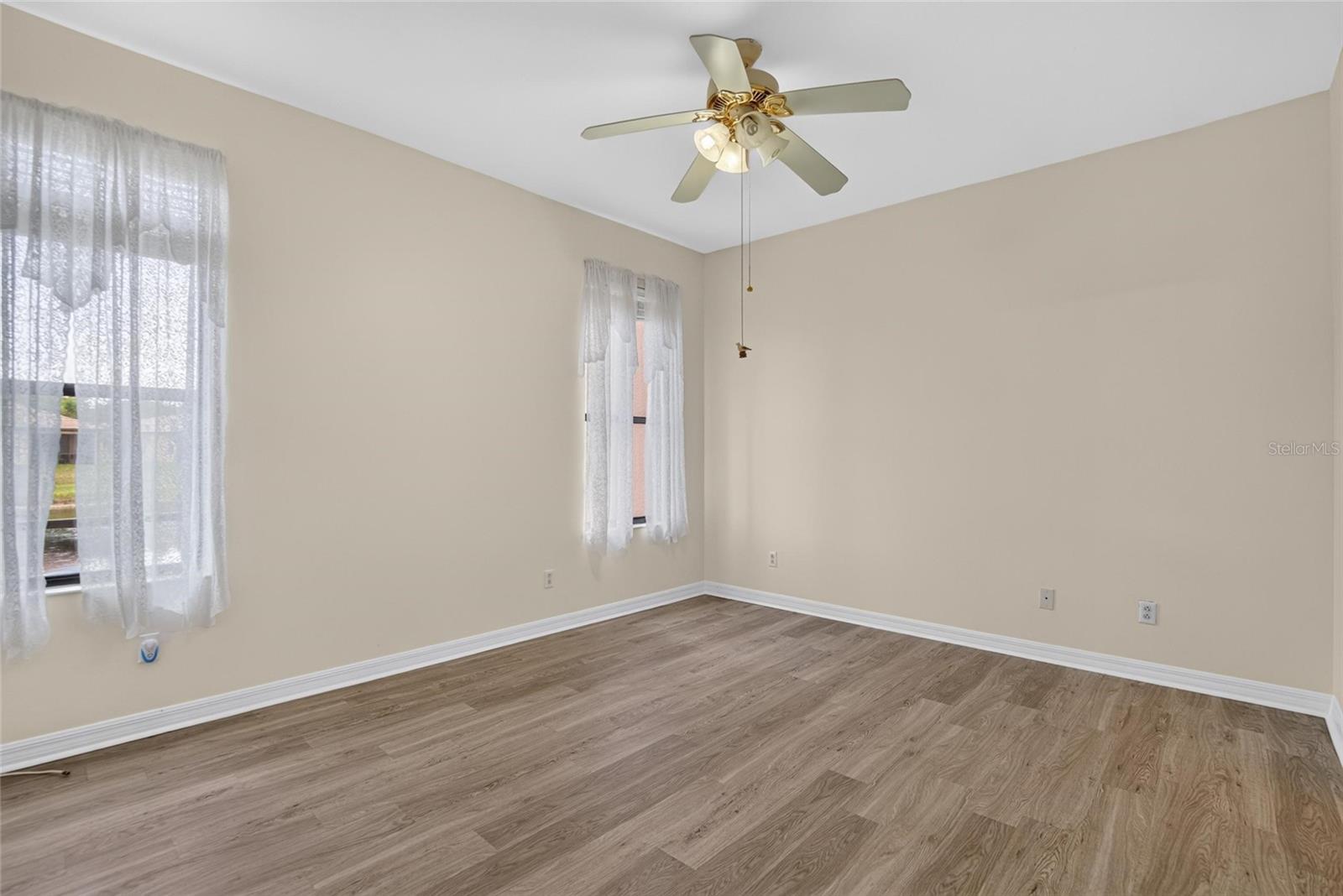 132 SHELL FALLS DR — photo 42