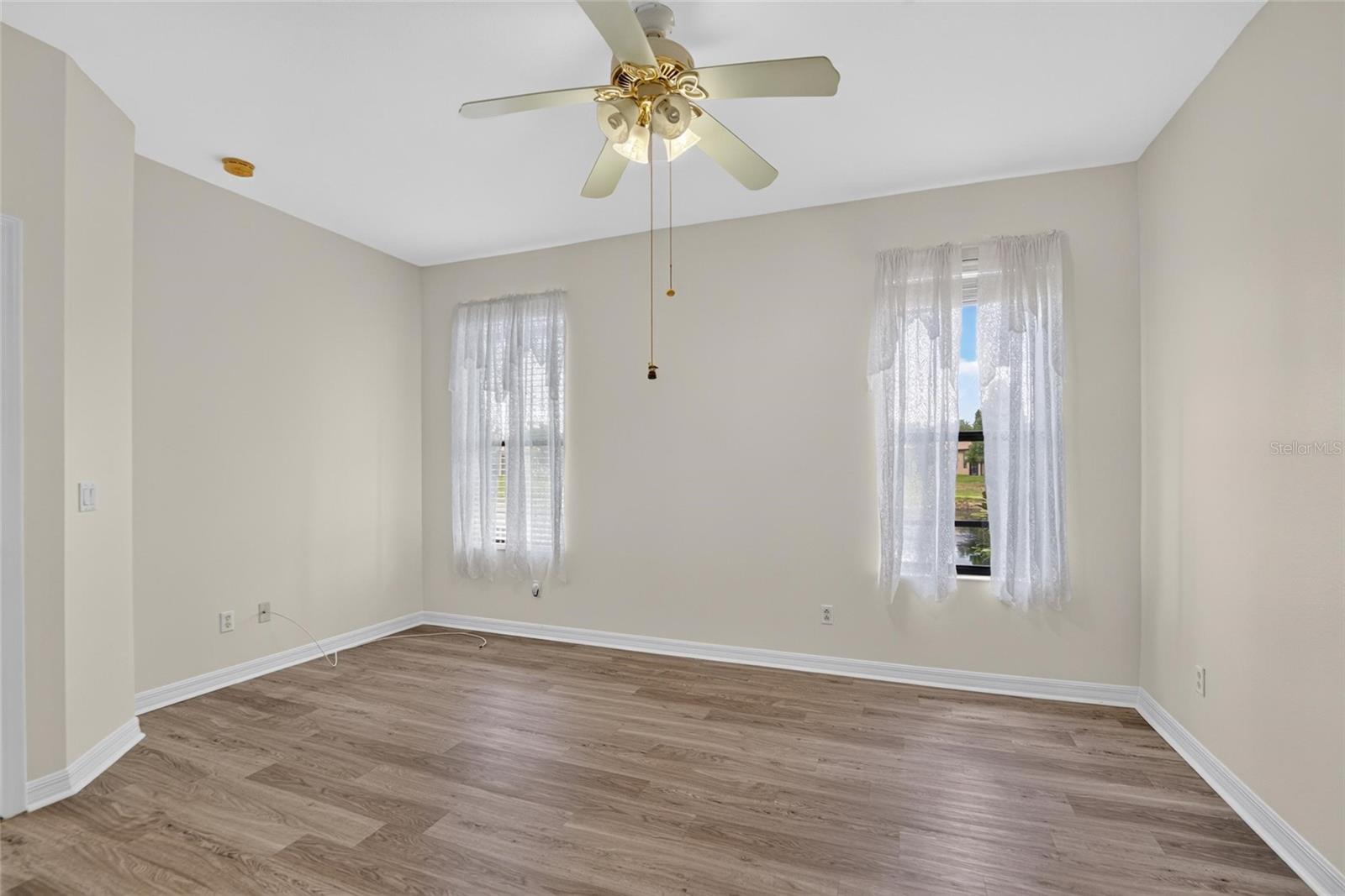 132 SHELL FALLS DR — photo 37