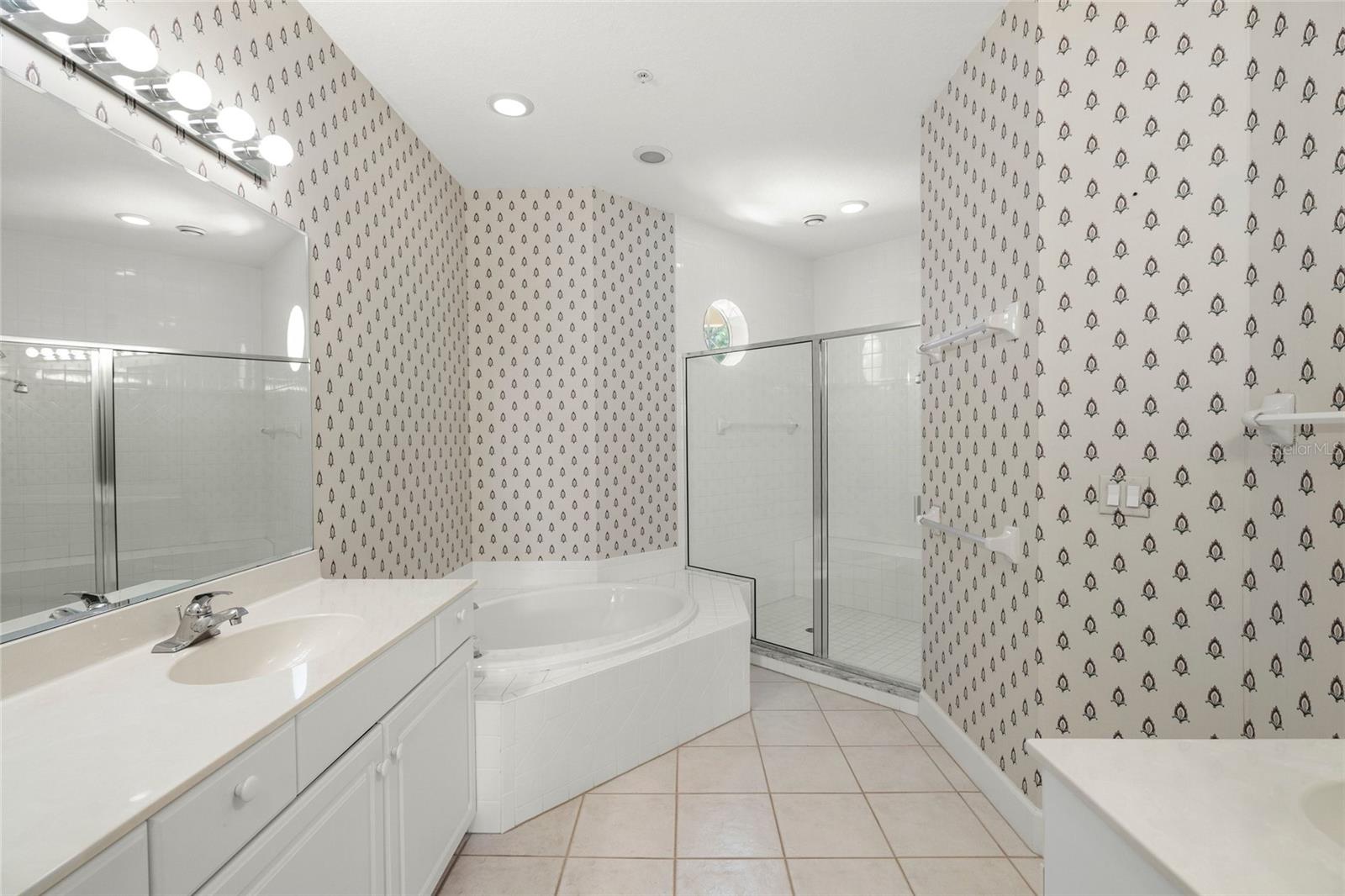 3954 HAMILTON CLUB CIR #14 — photo 36
