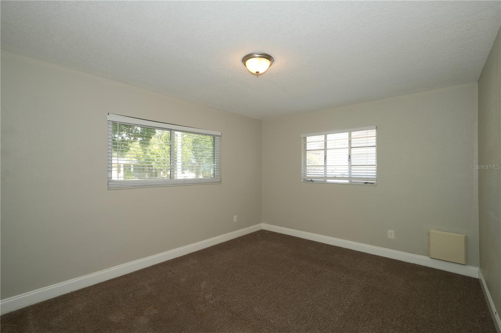 4517 S CLARK AVE — photo 3