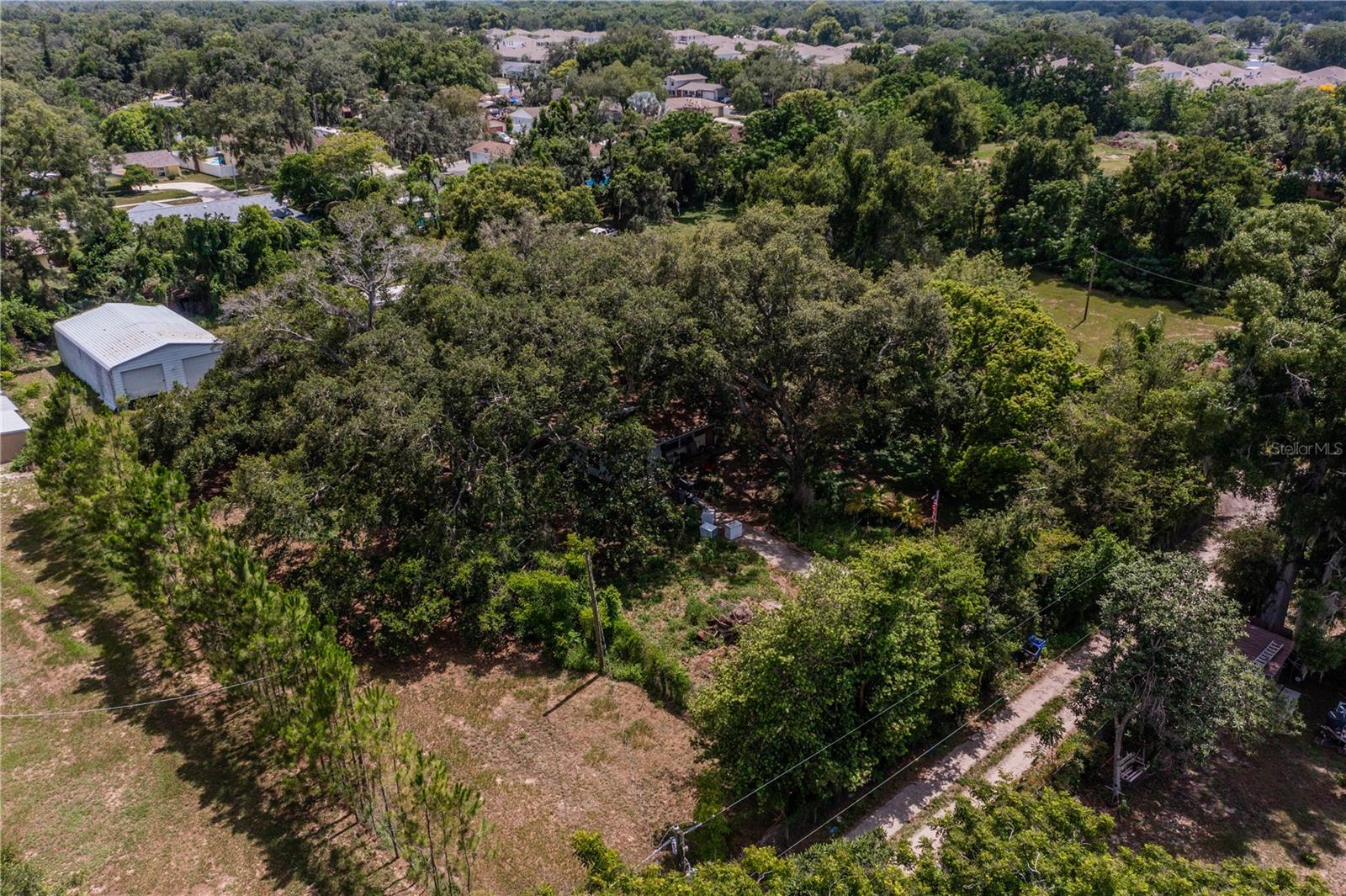441 OVERHILL DR — photo 30