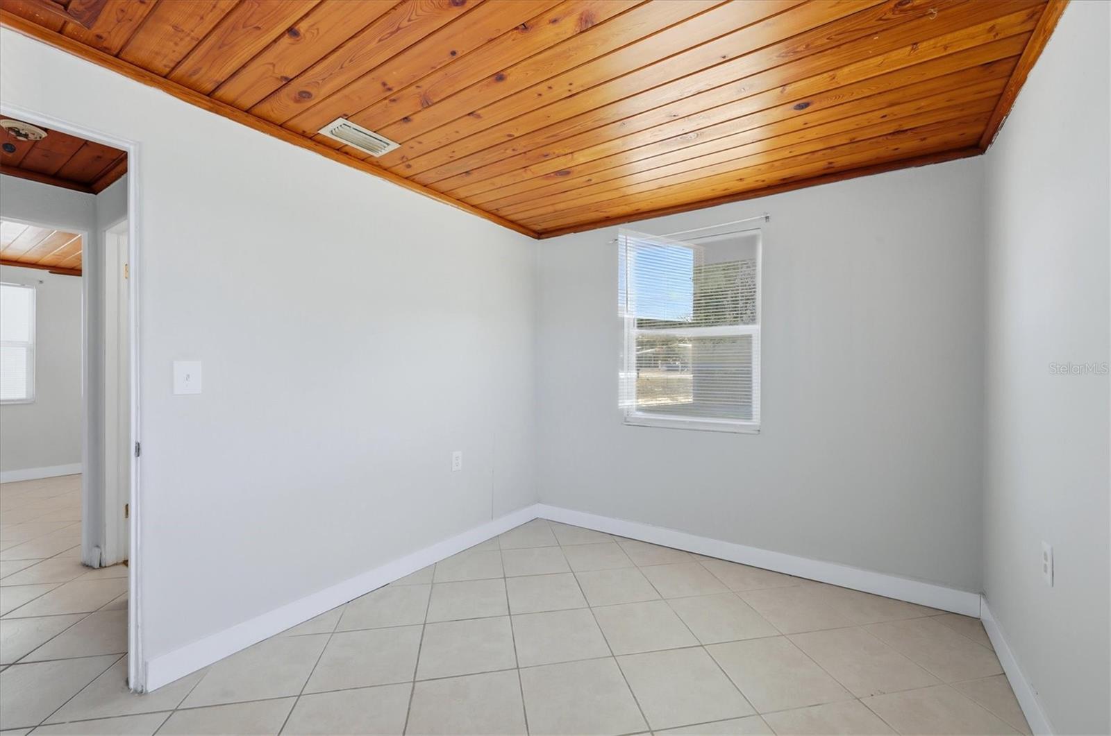 155 MAGNOLIA AVE — photo 15