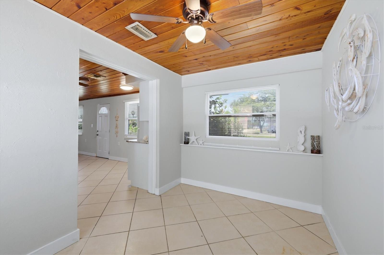 155 MAGNOLIA AVE — photo 10
