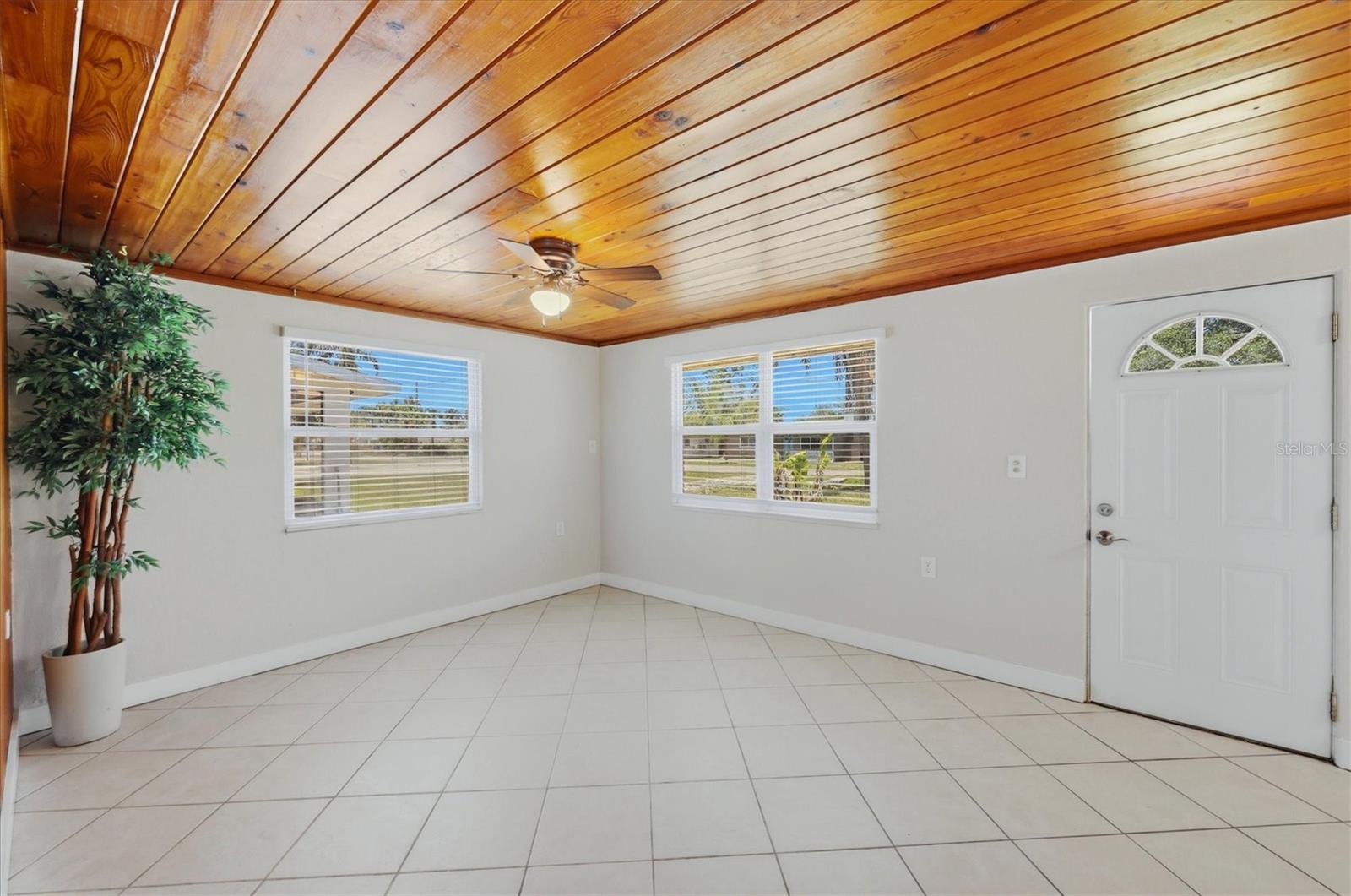 155 MAGNOLIA AVE — photo 4