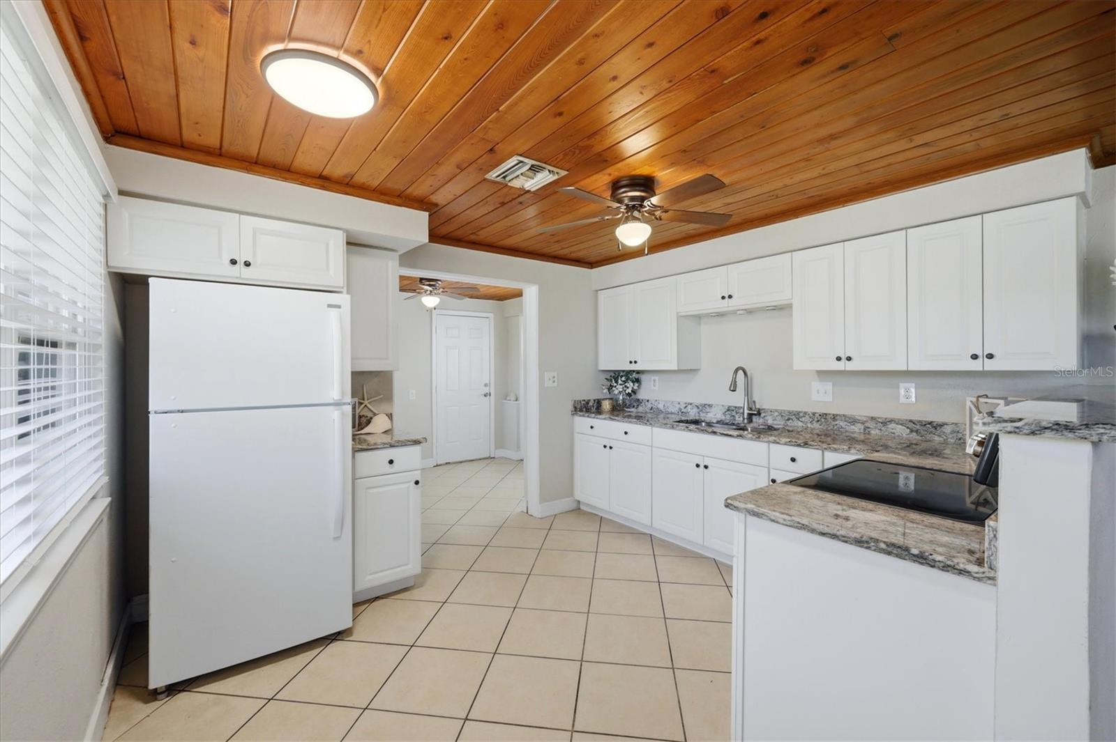 155 MAGNOLIA AVE — photo 6