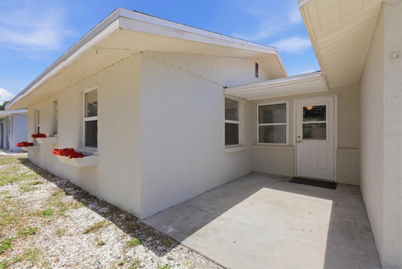 155 MAGNOLIA AVE — photo 23