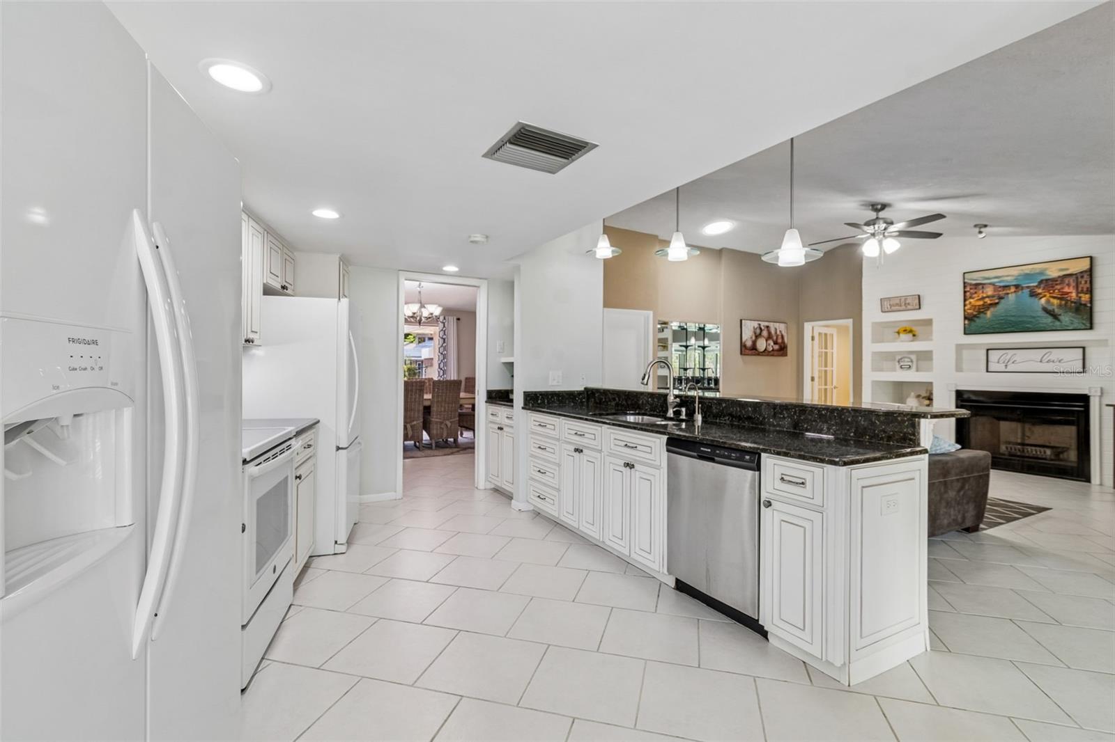 1563 MISTY PLATEAU TRL — photo 19