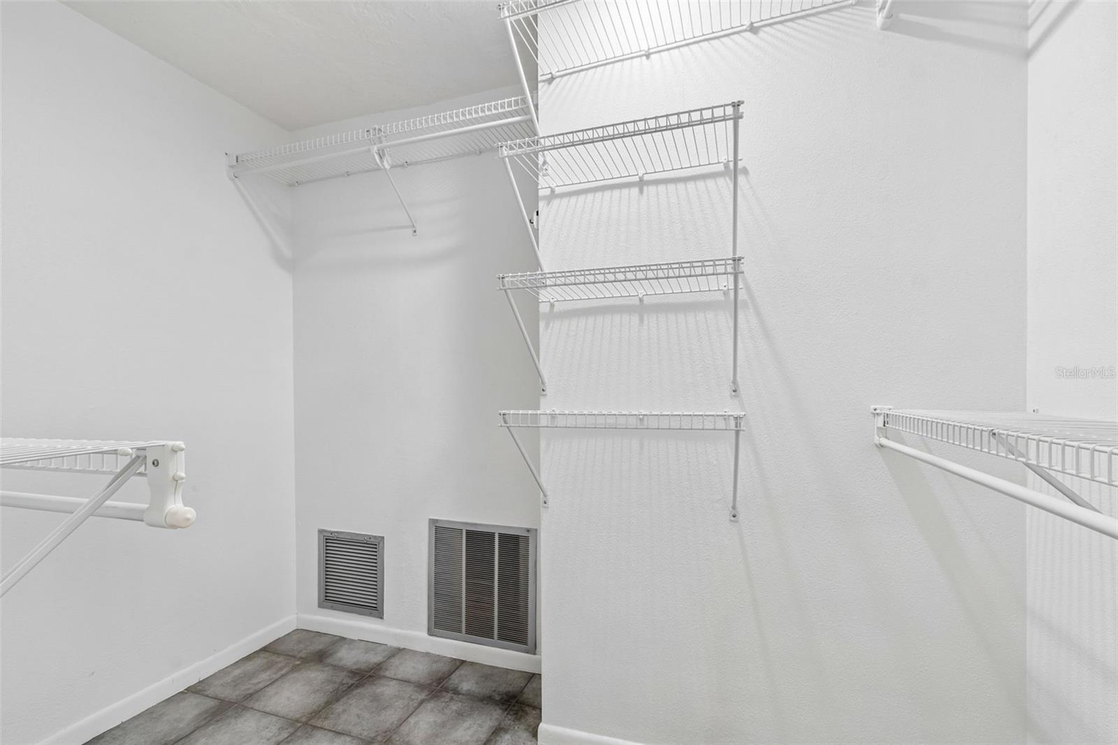 1563 MISTY PLATEAU TRL — photo 28