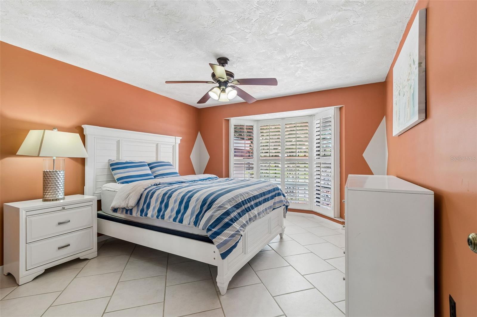 1563 MISTY PLATEAU TRL — photo 32