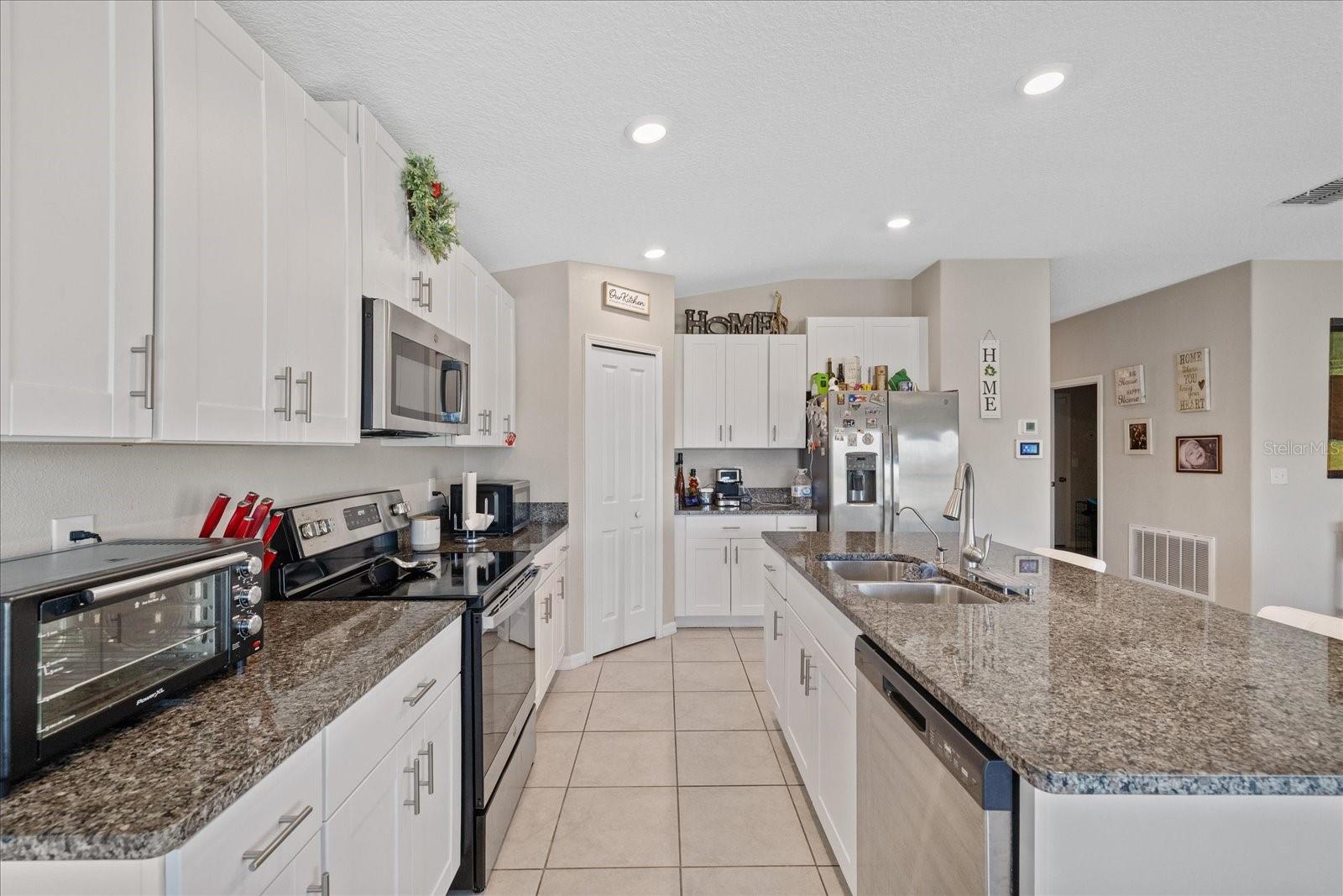 11803 BLACKEYED SUSAN DR — photo 22