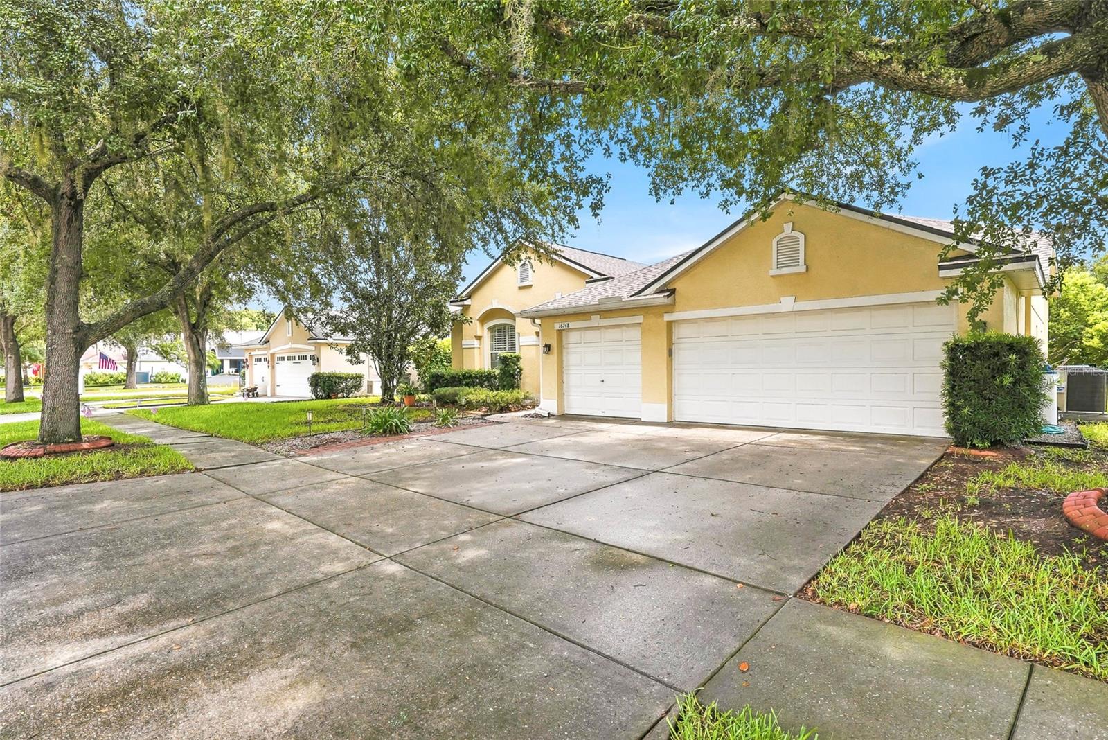 16748 MIDSUMMER LN — photo 3