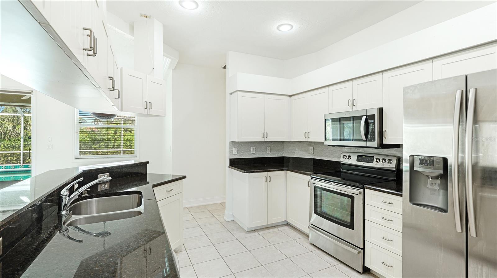 534 OAK BAY DR — photo 16