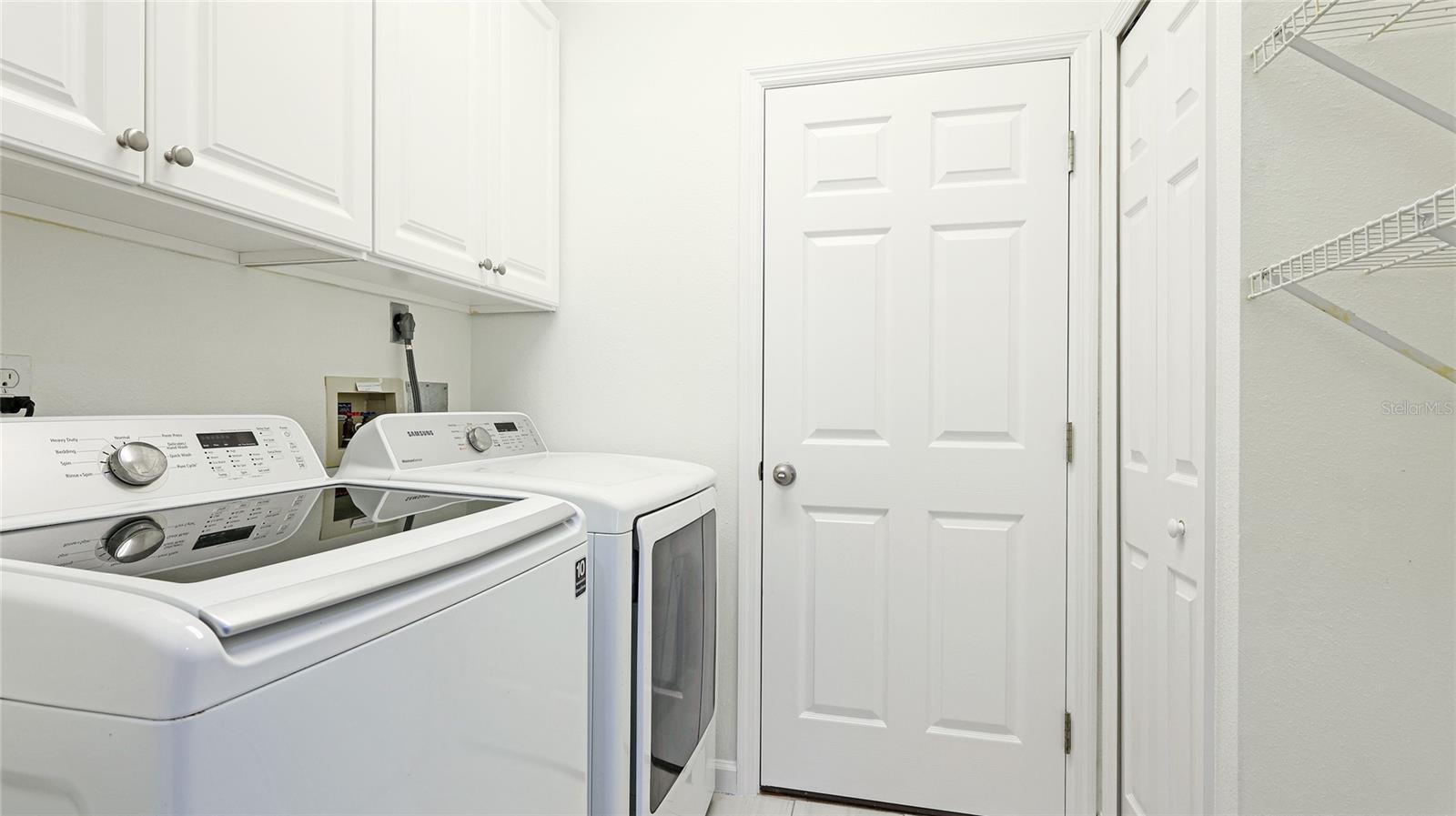 534 OAK BAY DR — photo 33
