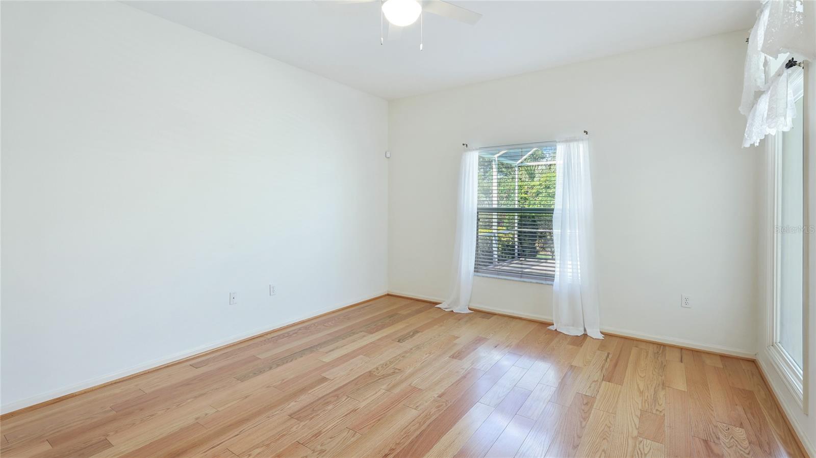 534 OAK BAY DR — photo 18