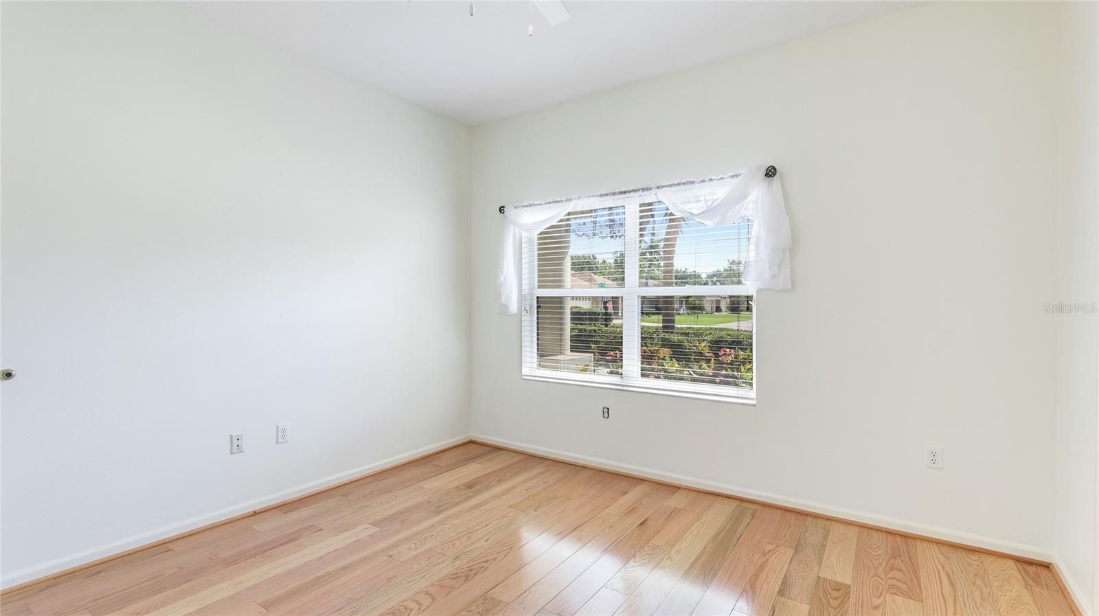534 OAK BAY DR — photo 24
