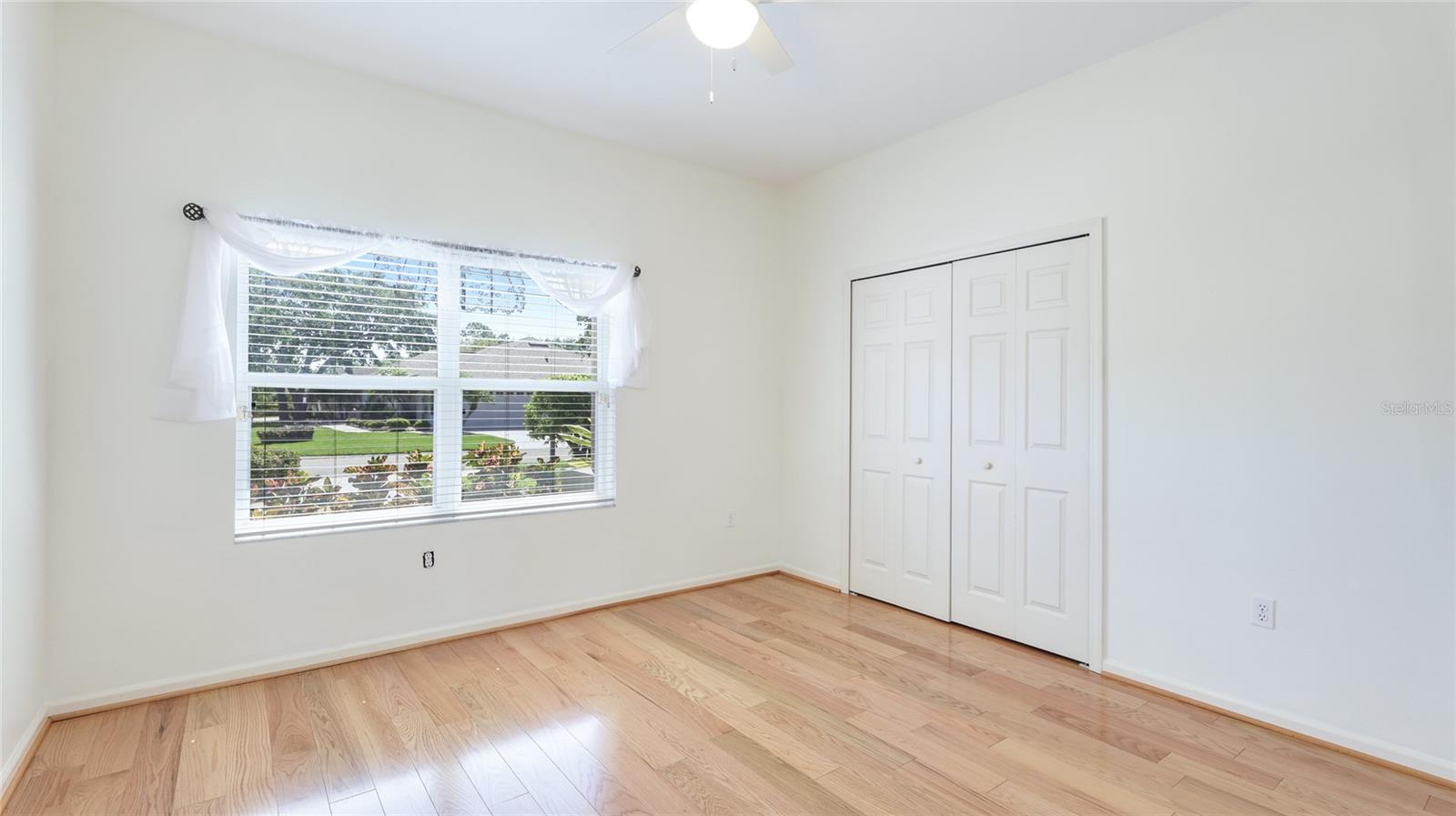 534 OAK BAY DR — photo 23