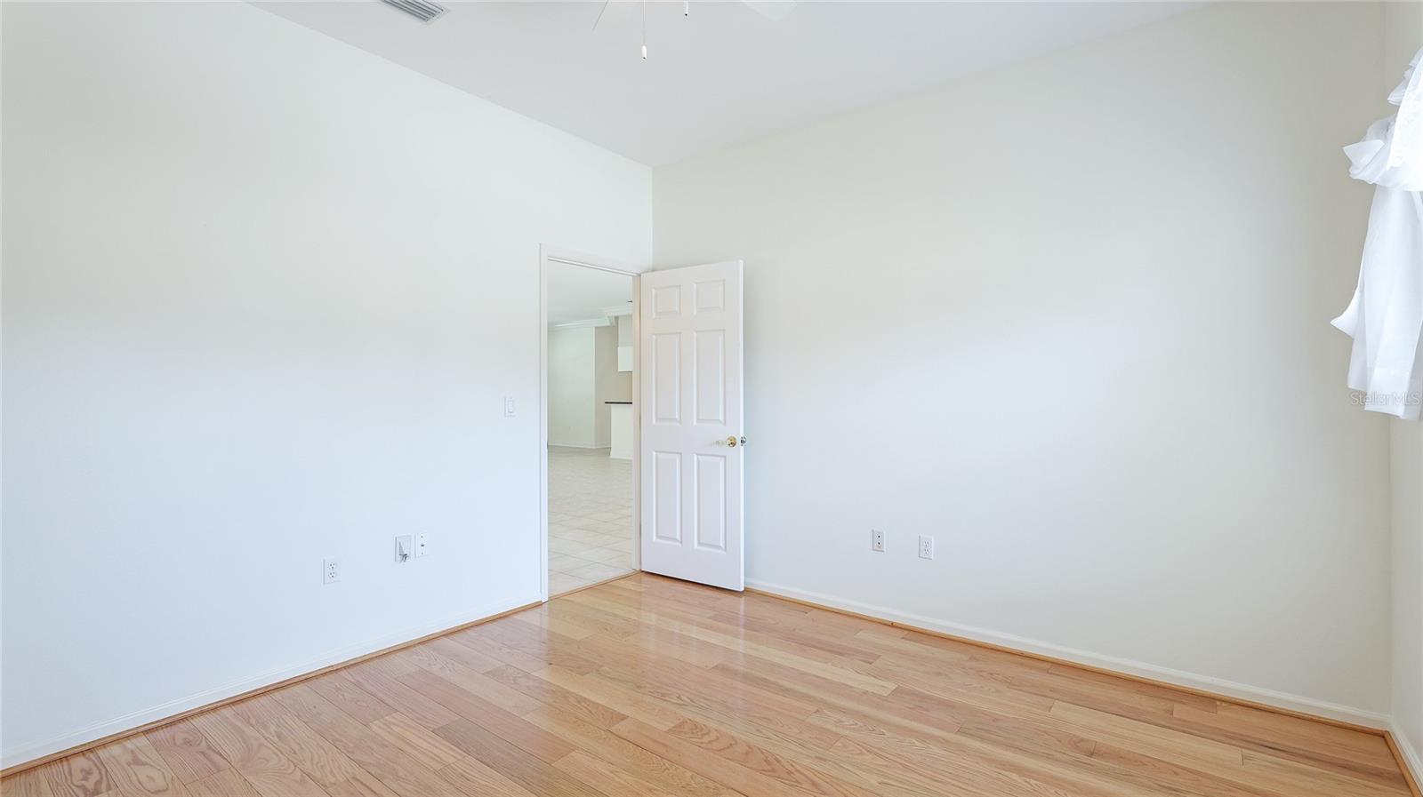 534 OAK BAY DR — photo 25