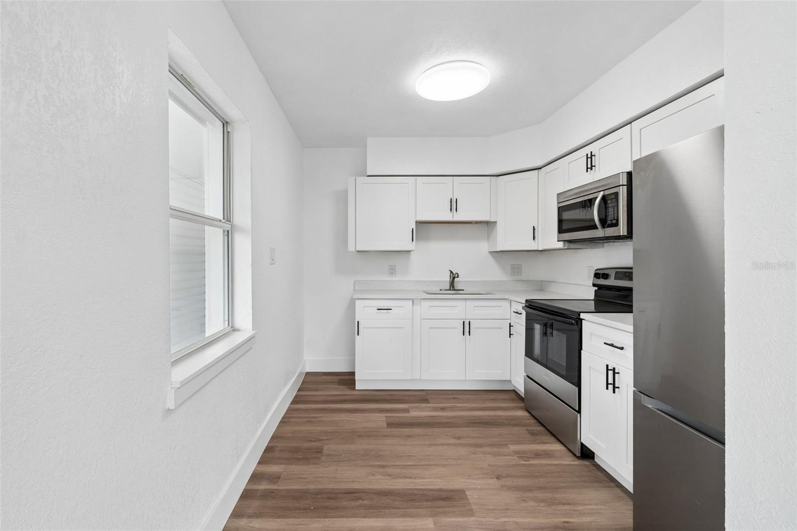 2832 MIRIAM ST S — photo 24