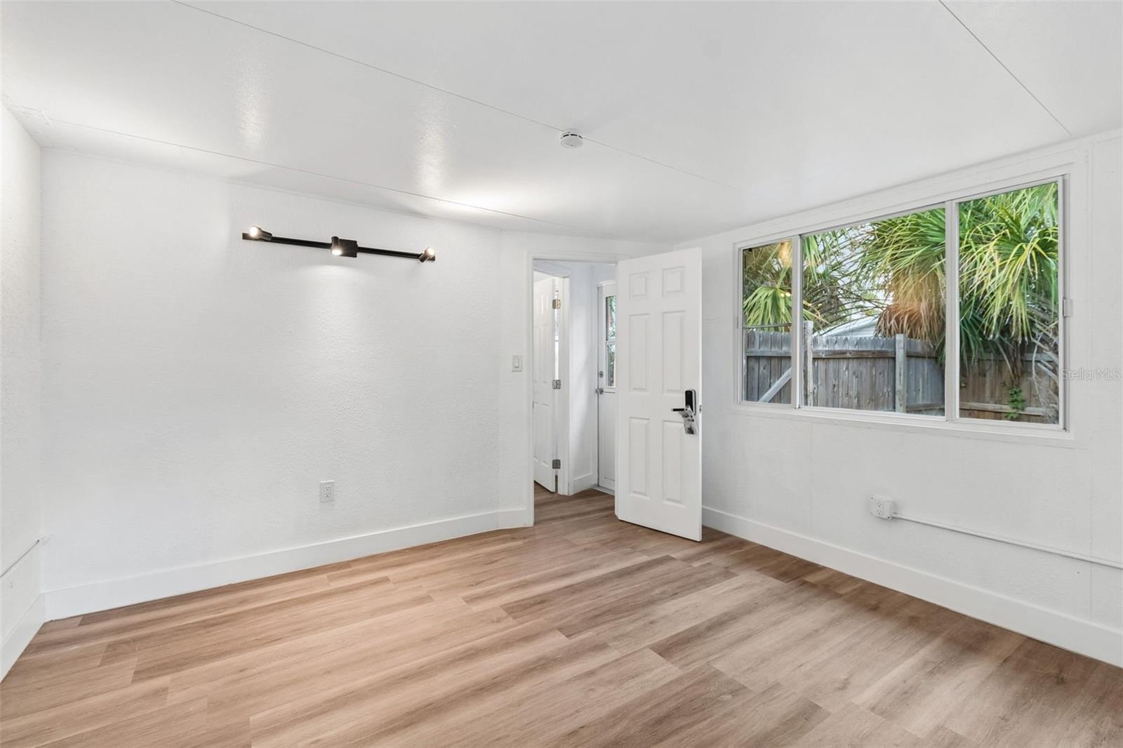 2832 MIRIAM ST S — photo 31