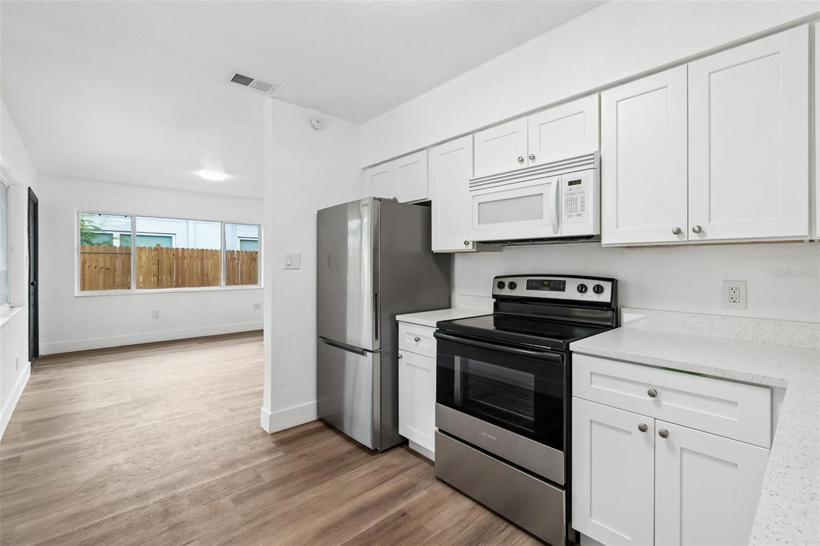 2832 MIRIAM ST S — photo 4