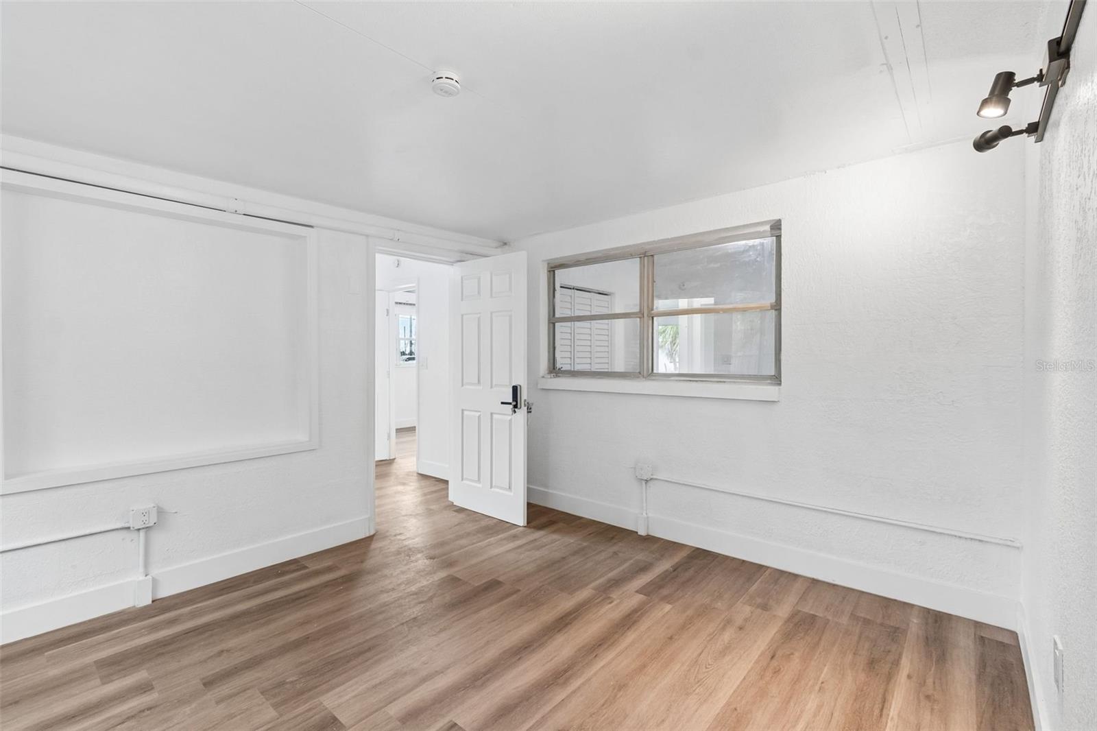 2832 MIRIAM ST S — photo 33