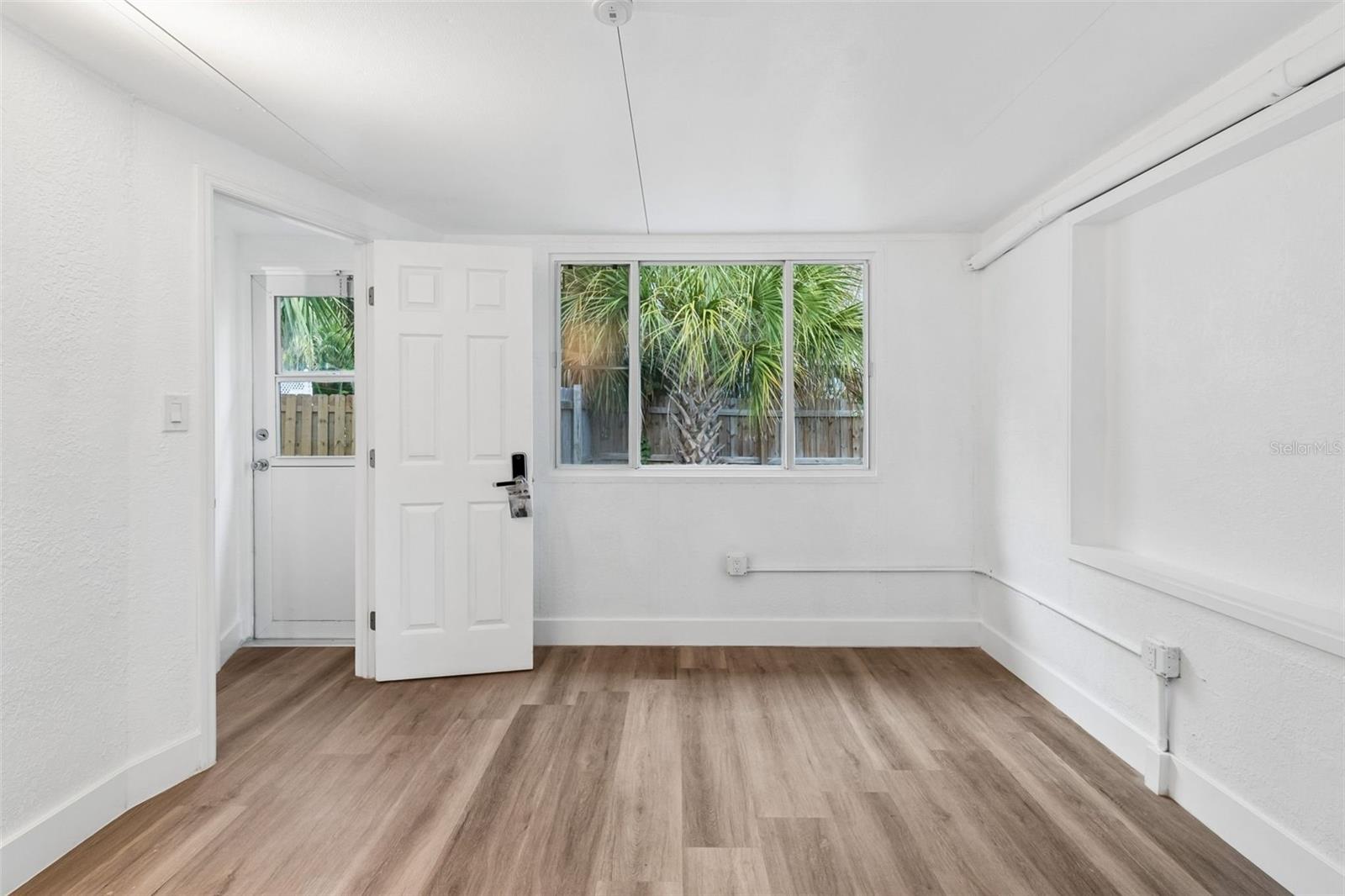 2832 MIRIAM ST S — photo 32