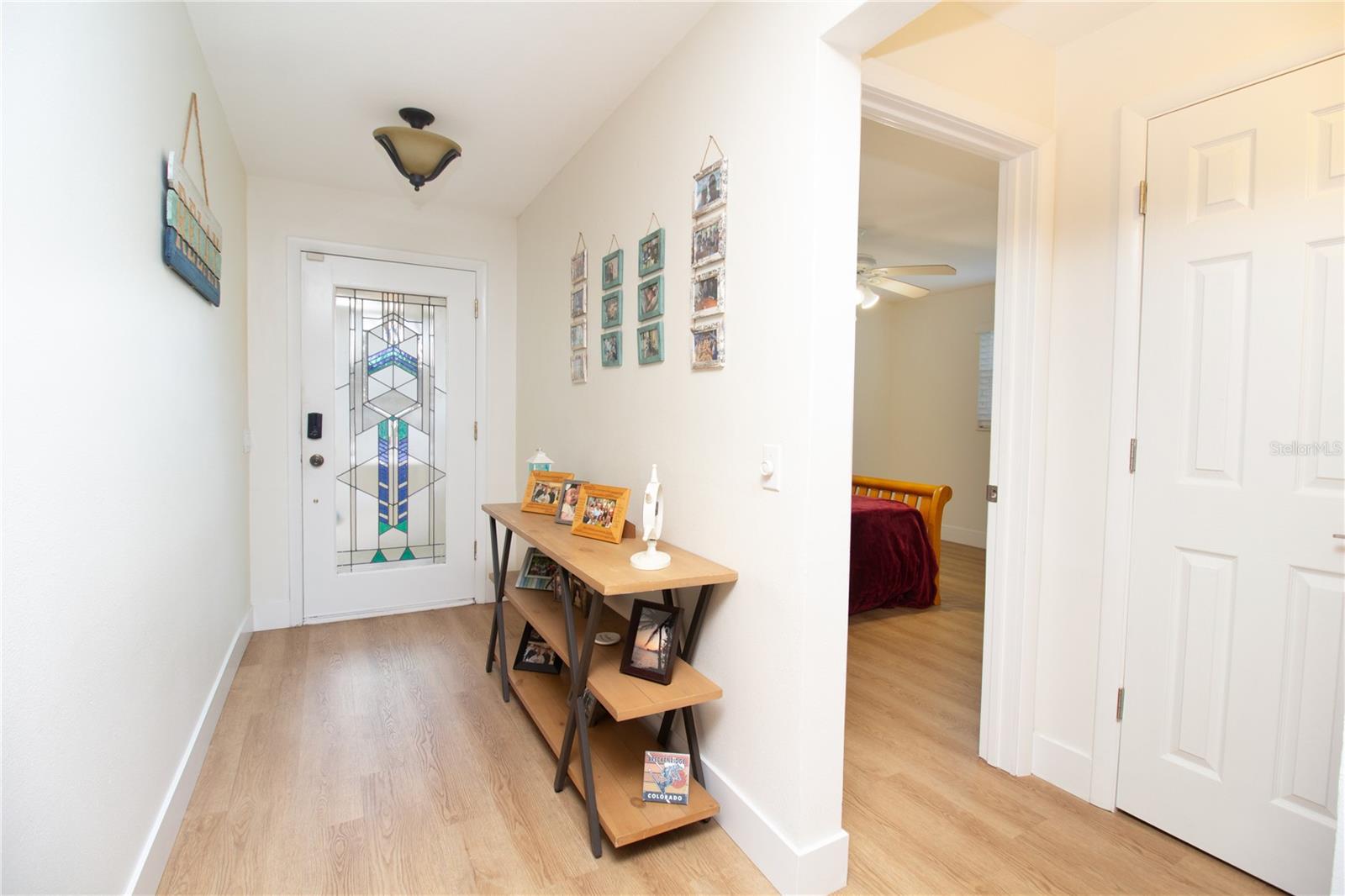 318 CIRCLE DR — photo 19