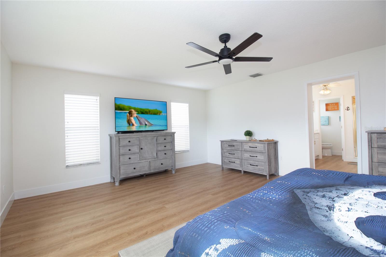 318 CIRCLE DR — photo 27