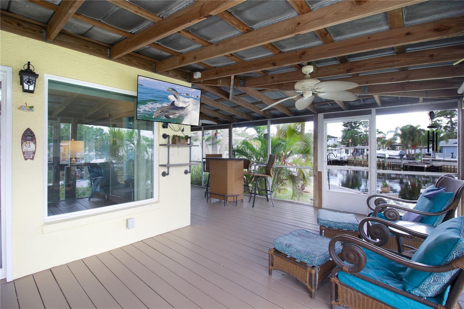 318 CIRCLE DR — photo 18
