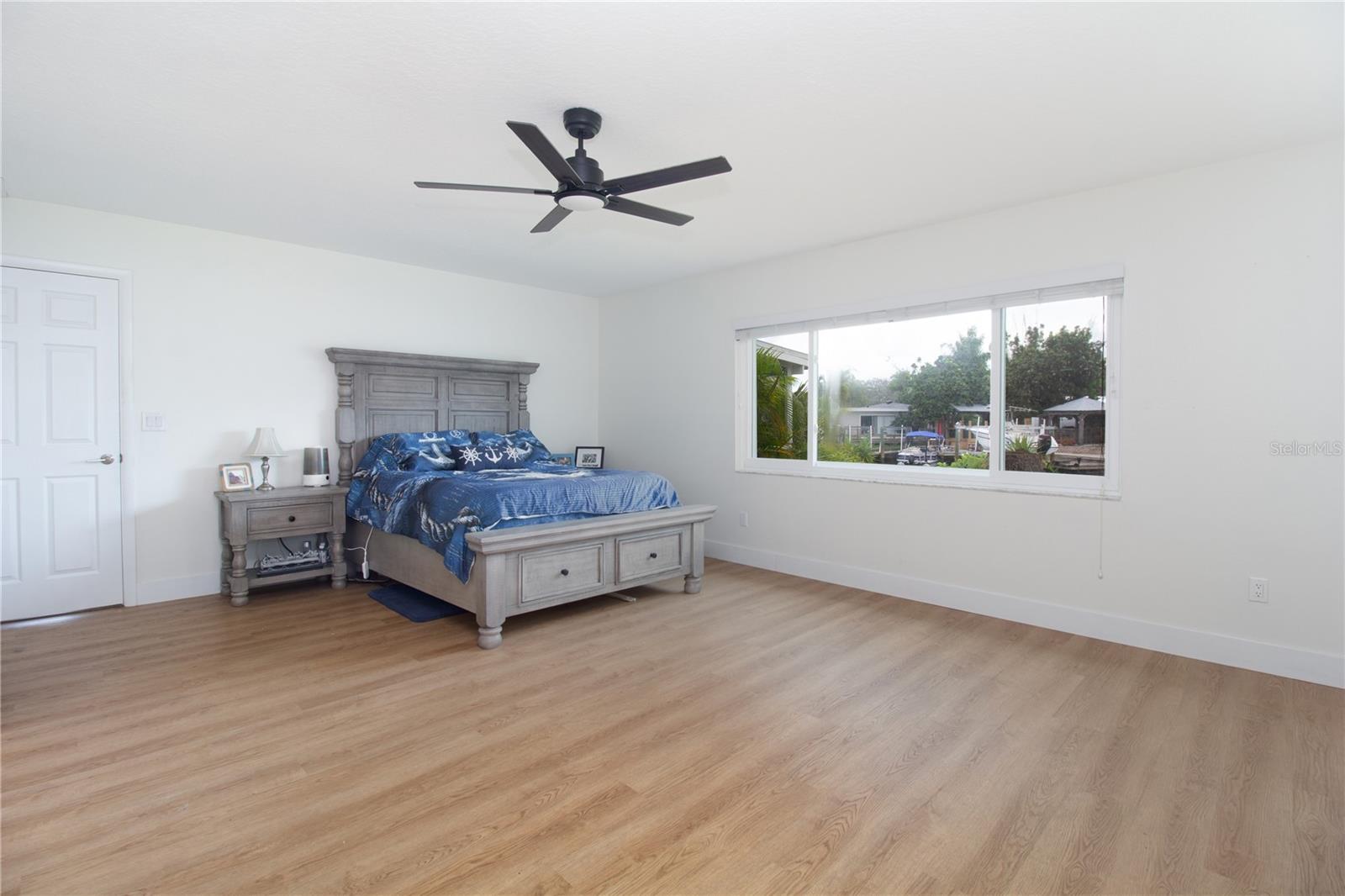 318 CIRCLE DR — photo 26